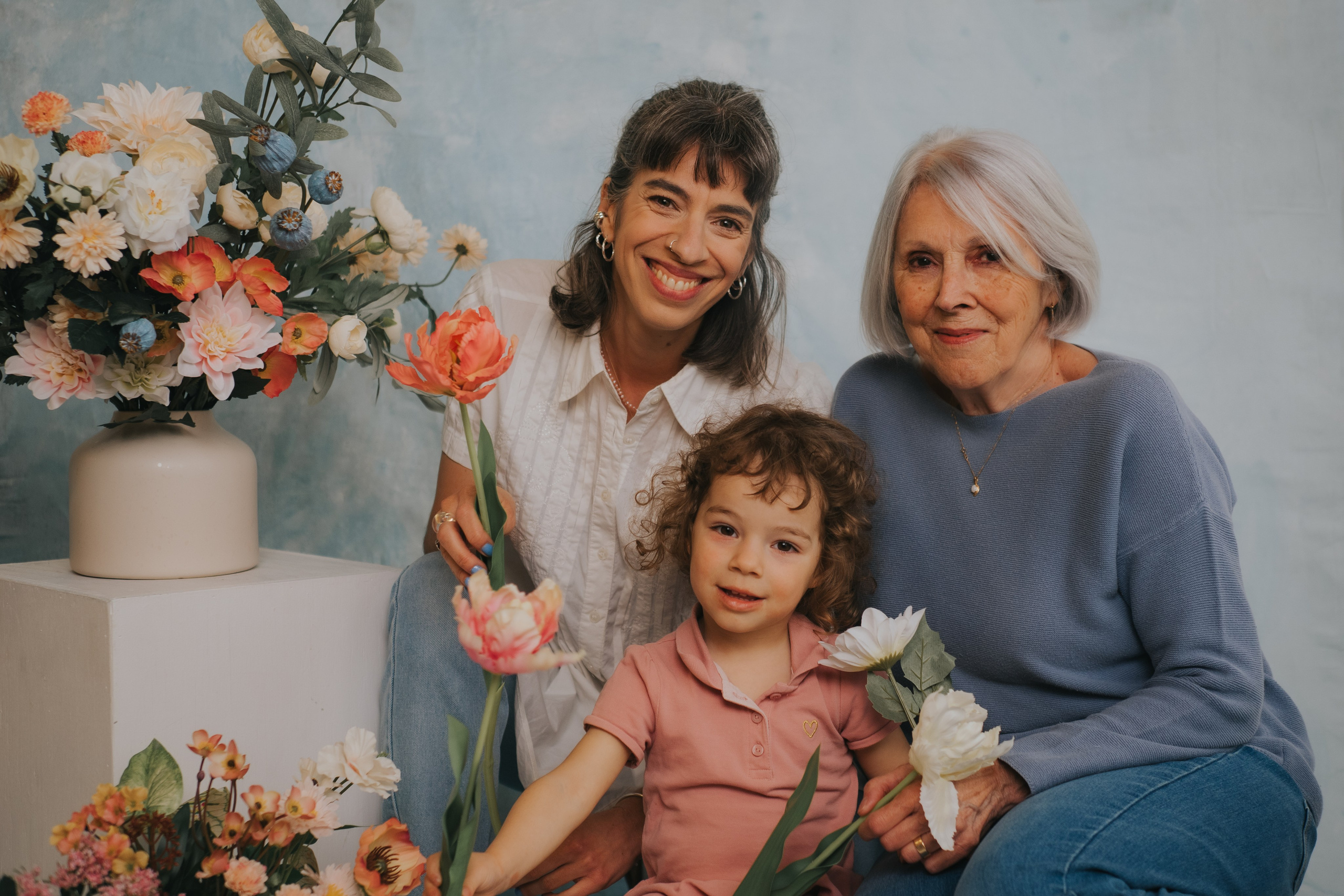 Comment planifier une séance photo familiale multigénérationnelle: guide étape par étape pour les familles occupées. Mimosa Studios — Photographe Portrait à Montréal - Portrait Photographer in Montreal