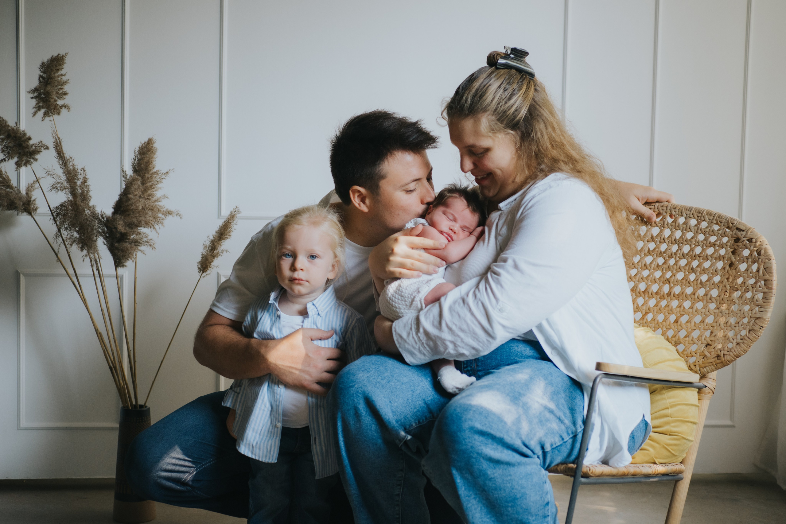 Your Montreal in-home Newborn Session  — what to expect, how to prepare and what to take in consideration. Mimosa Studios — Motherhood & Family Photographer in Montreal