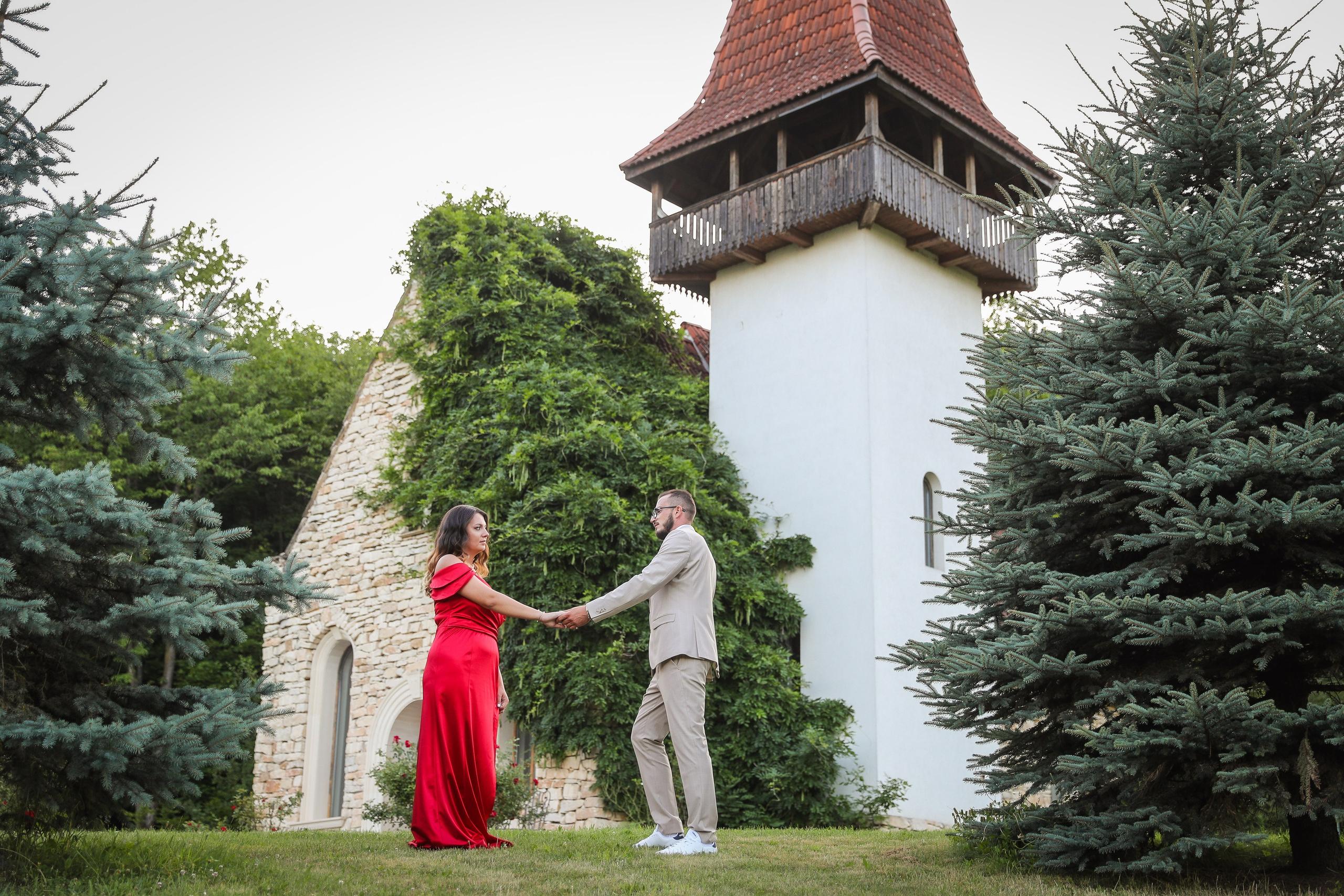 Servicii. Rares Bucur is a professional wedding photographer based in Cluj-Napoca, Romania, specializing in wedding photography