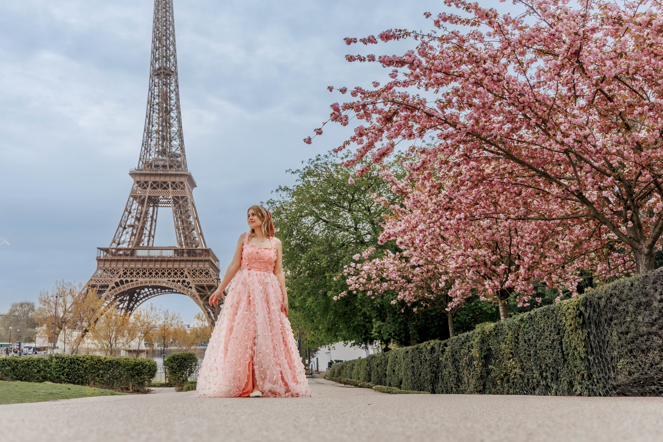 🌸 Cherry Blossoms in Paris: Best Places, Timing & Photoshoot Guide. Photographe à Paris