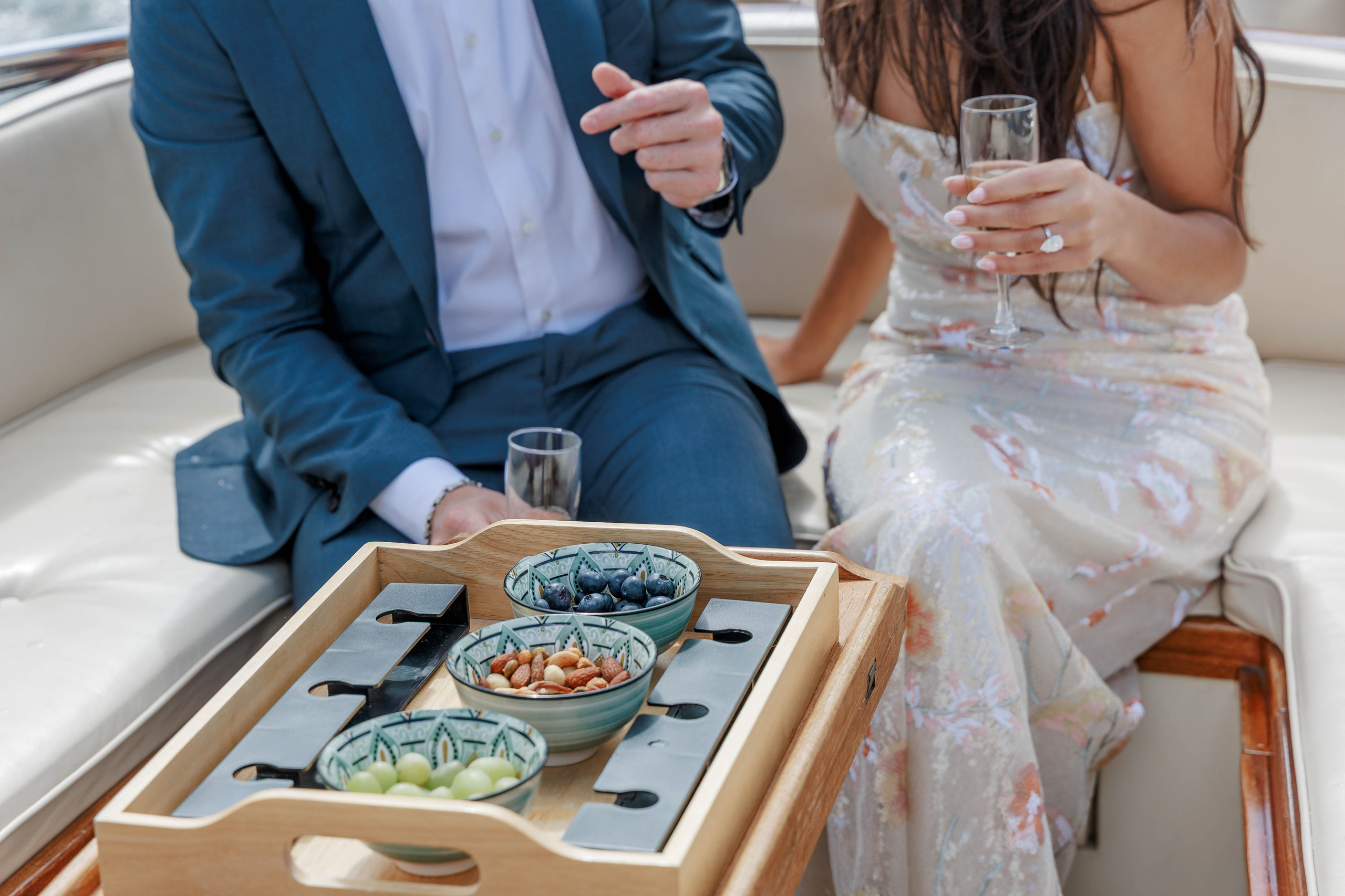 A Luxury Surprise Proposal on a Boat in Paris: Photo, Video & Champagne. Photographe à Paris
