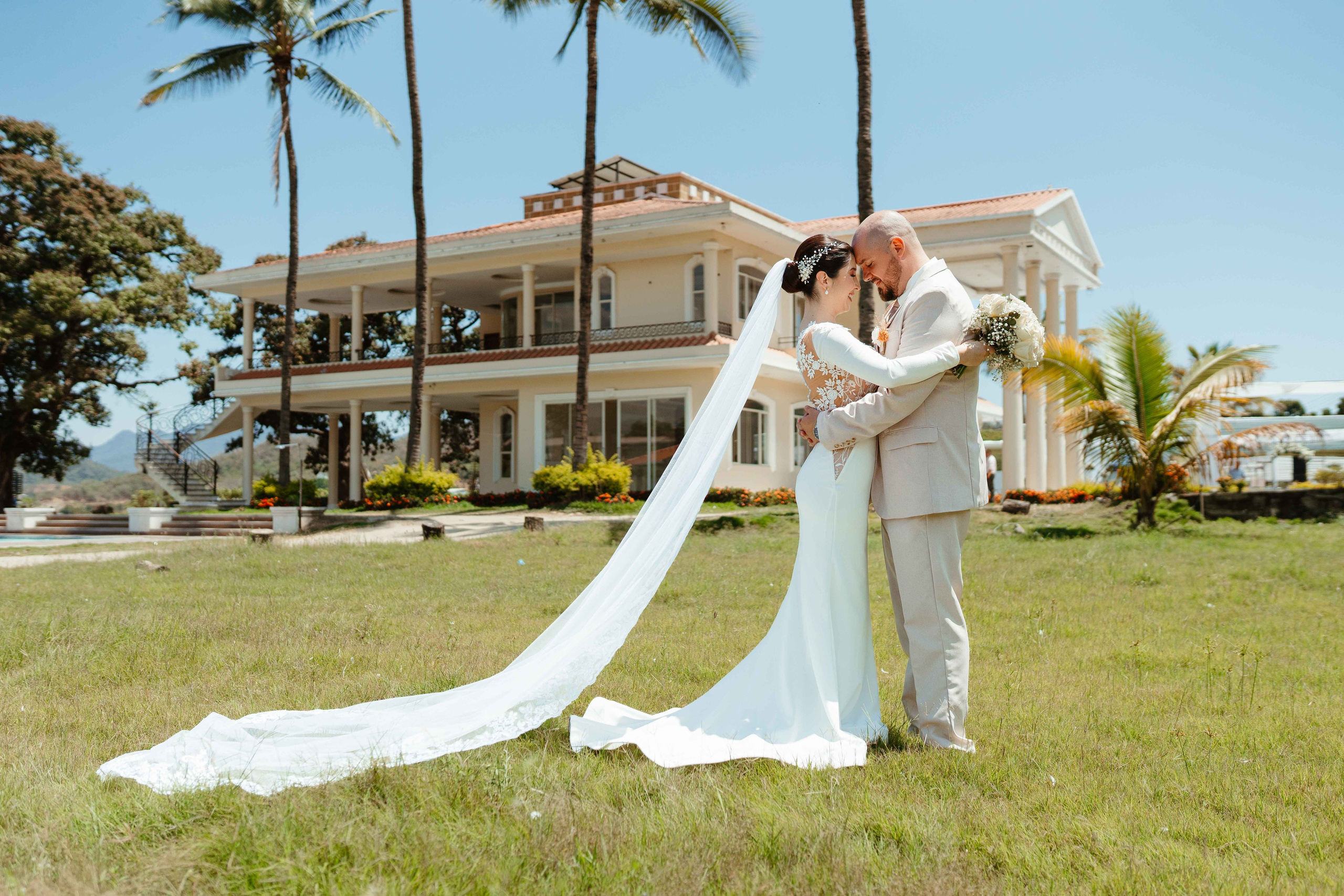 Karina y Daniel. Fotógrafo de bodas en Loja Ecuador | Piero Alvarez PH