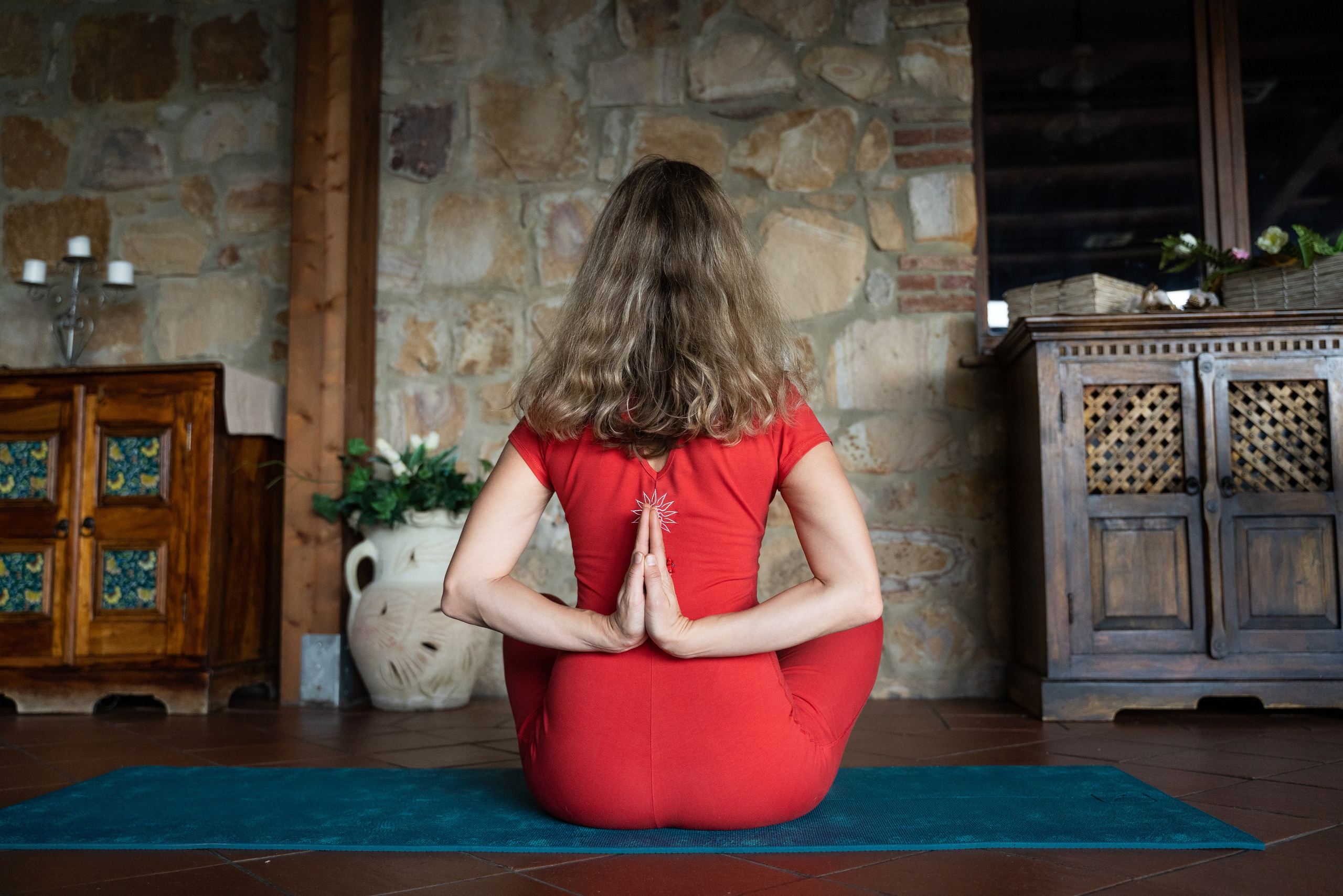 ЙОГА-ОНЛАЙН. Семейные лагеря в Европе с Ниной Янечковой и Ириной Зиновьевой