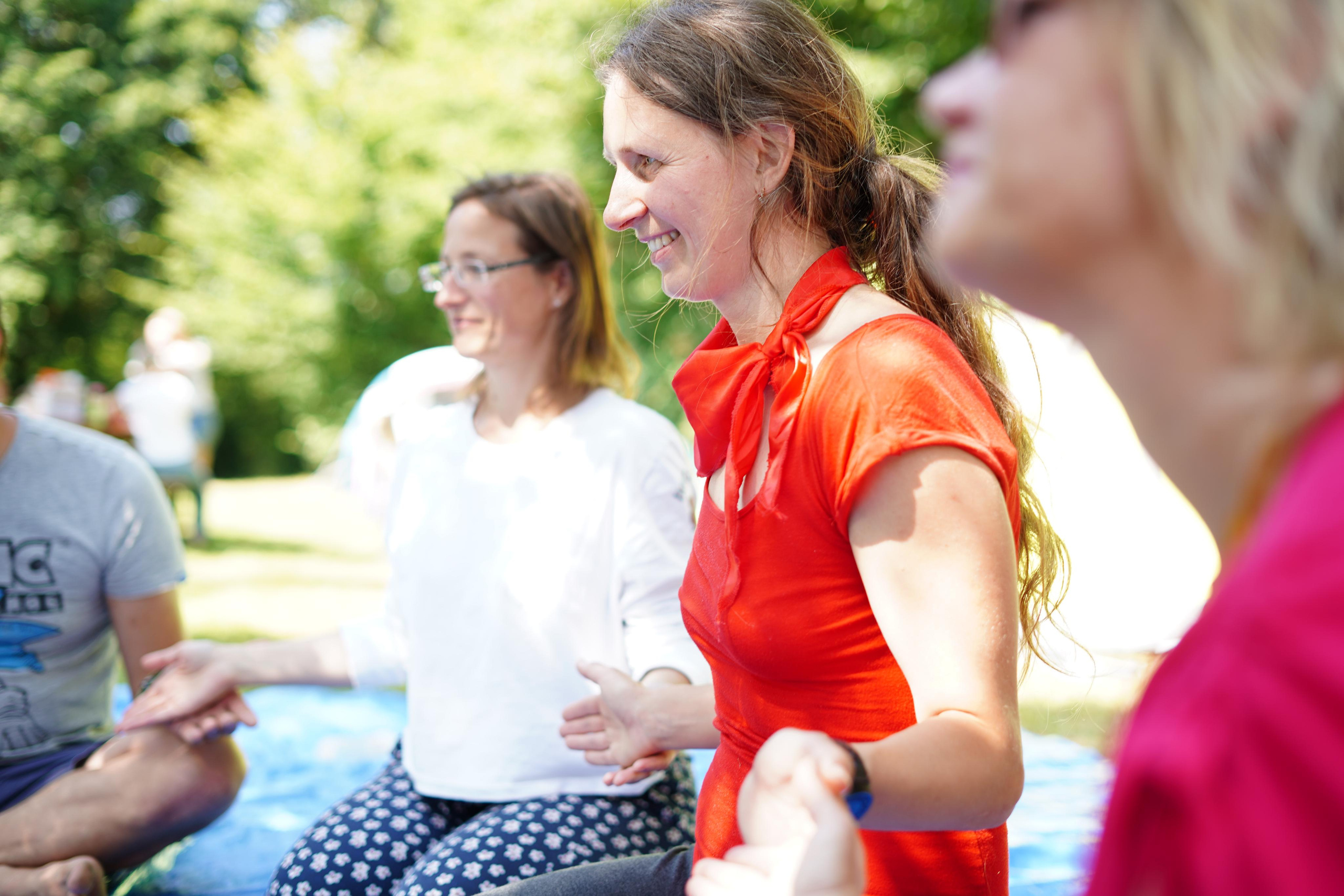 О НАС. Семейные лагеря в Европе с Ниной Янечковой и Ириной Зиновьевой