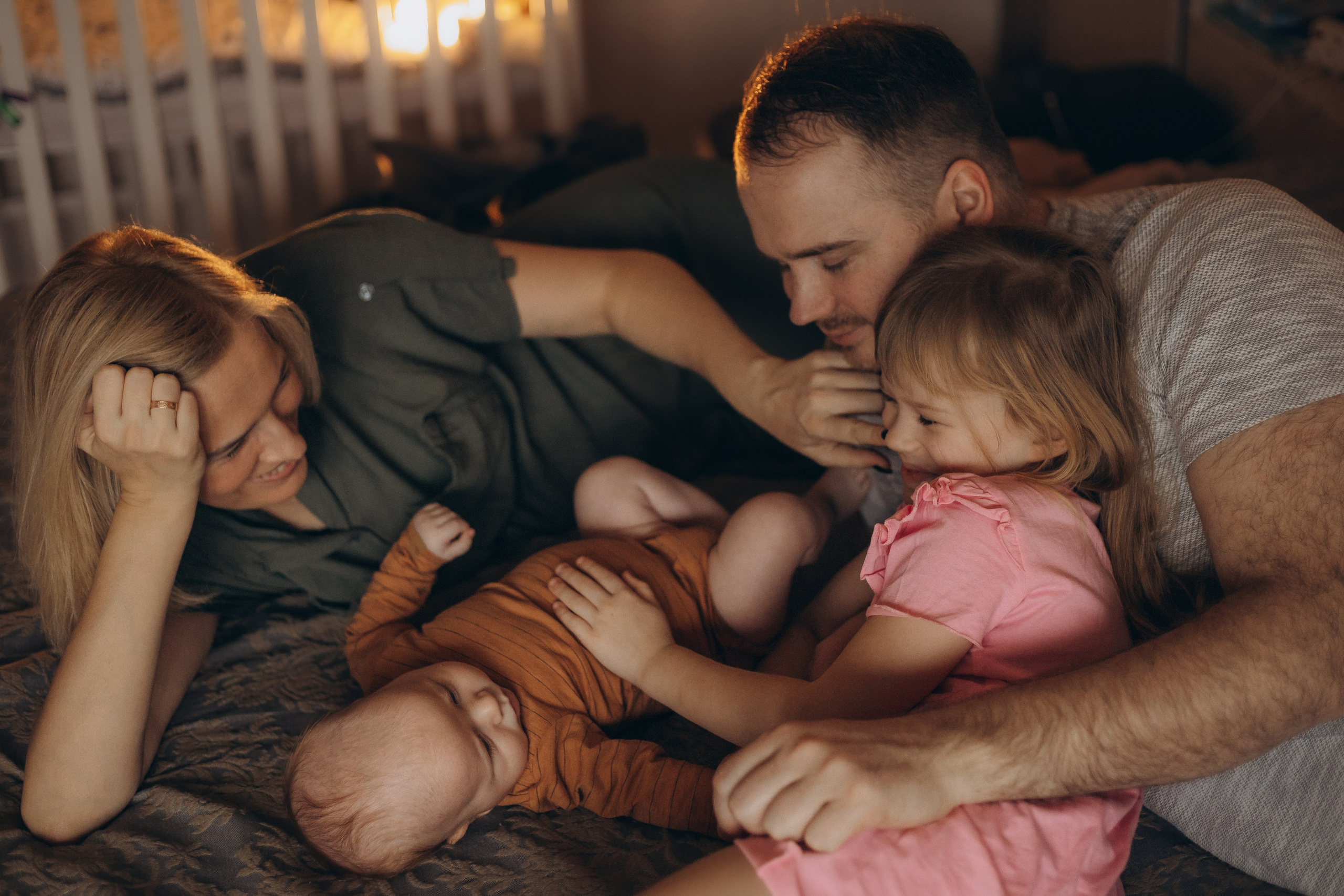 PAKALPOJUMI. GALVENĀ