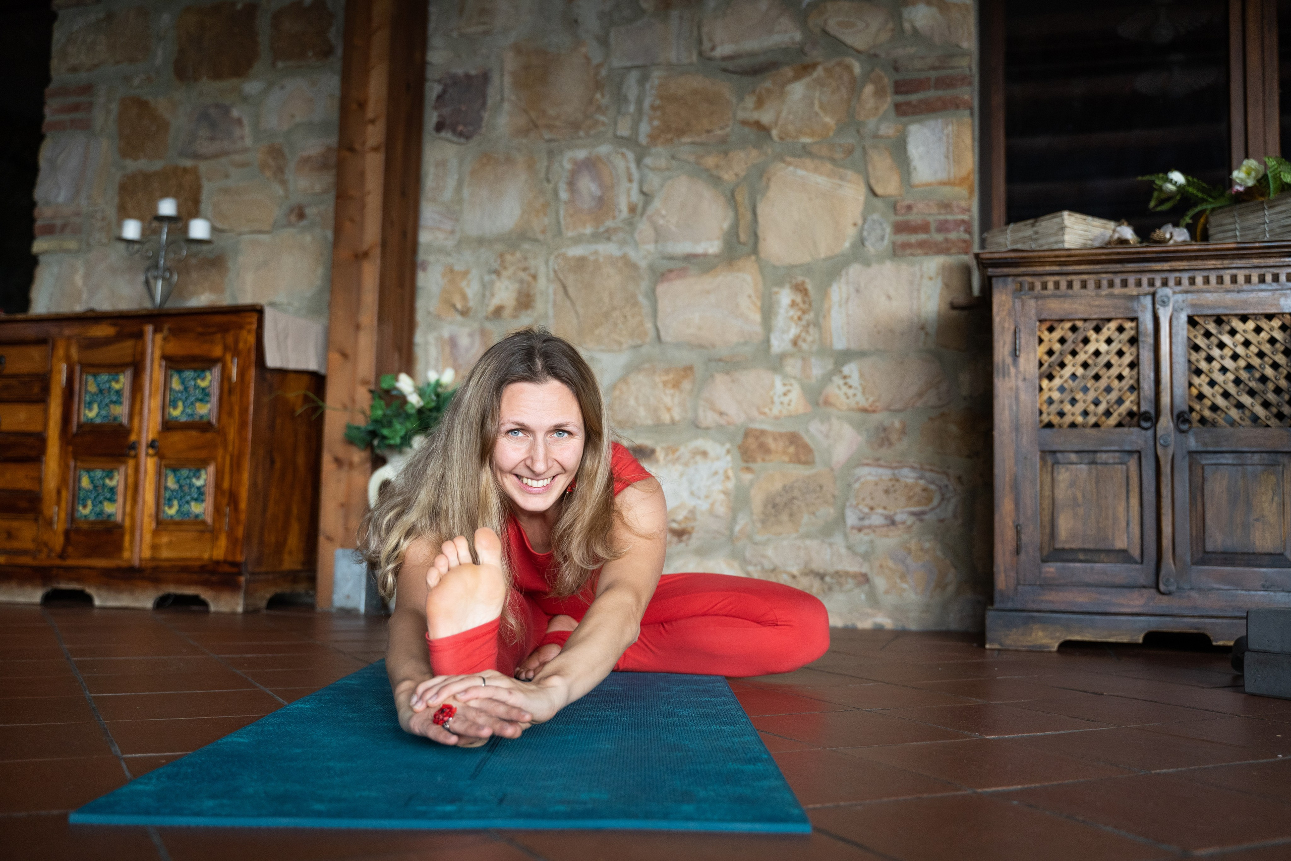 ЙОГА-ОНЛАЙН. Семейные лагеря в Европе с Ниной Янечковой и Ириной Зиновьевой