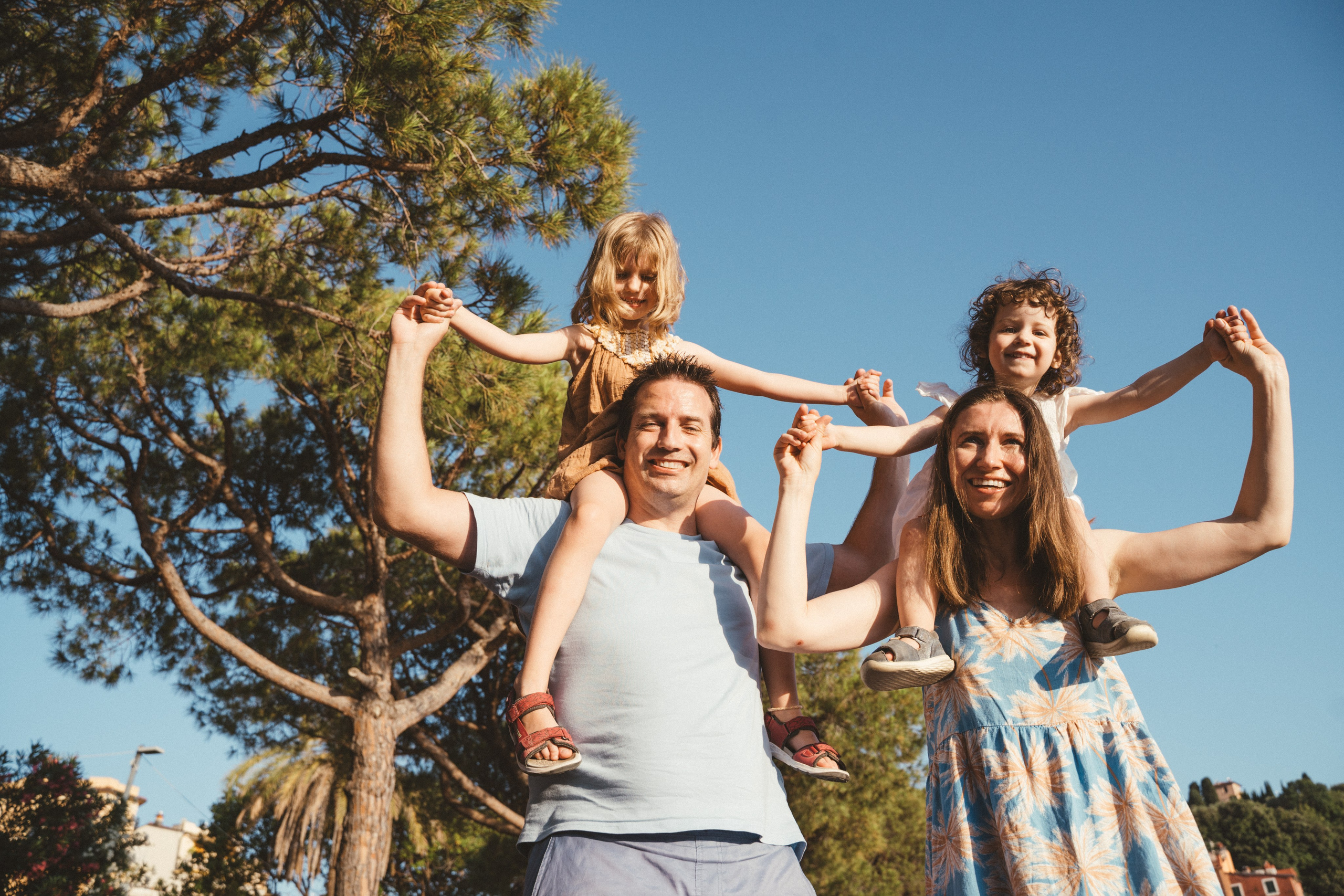 «Цирк! Цирк! Цирк!», Лигурия 2026. Семейные лагеря в Европе с Ниной Янечковой и Ириной Зиновьевой