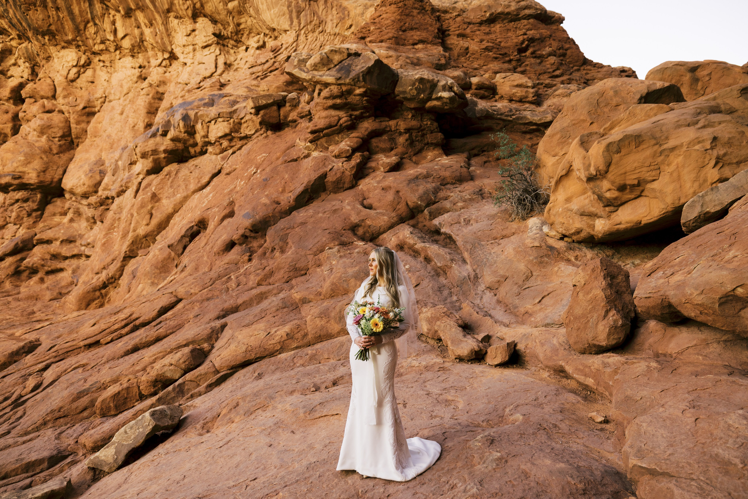 Arches Bridal Photoshoot. Utah Family Photographer