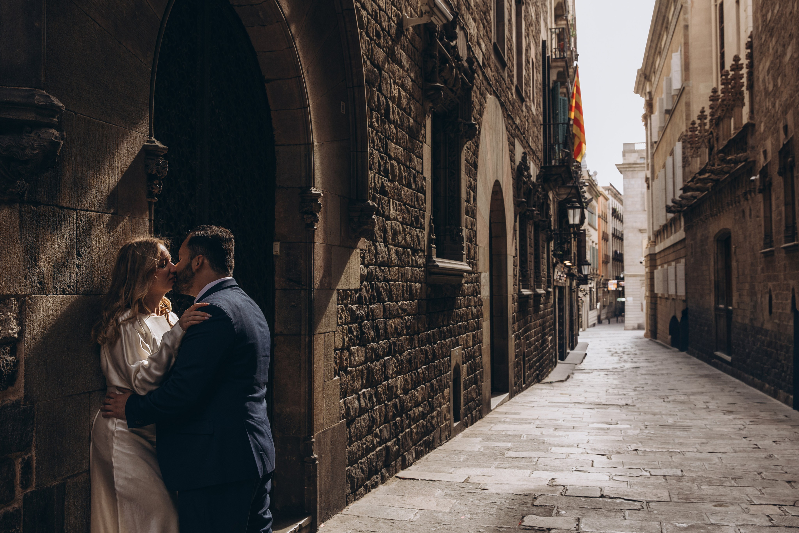 Celebrate Your Love in Barcelona — Cinematic Wedding Photo & Video by wed-story. Wedding Stories — Professional Wedding Photography & Videography in Germany, Italy, Spain & all across Europe