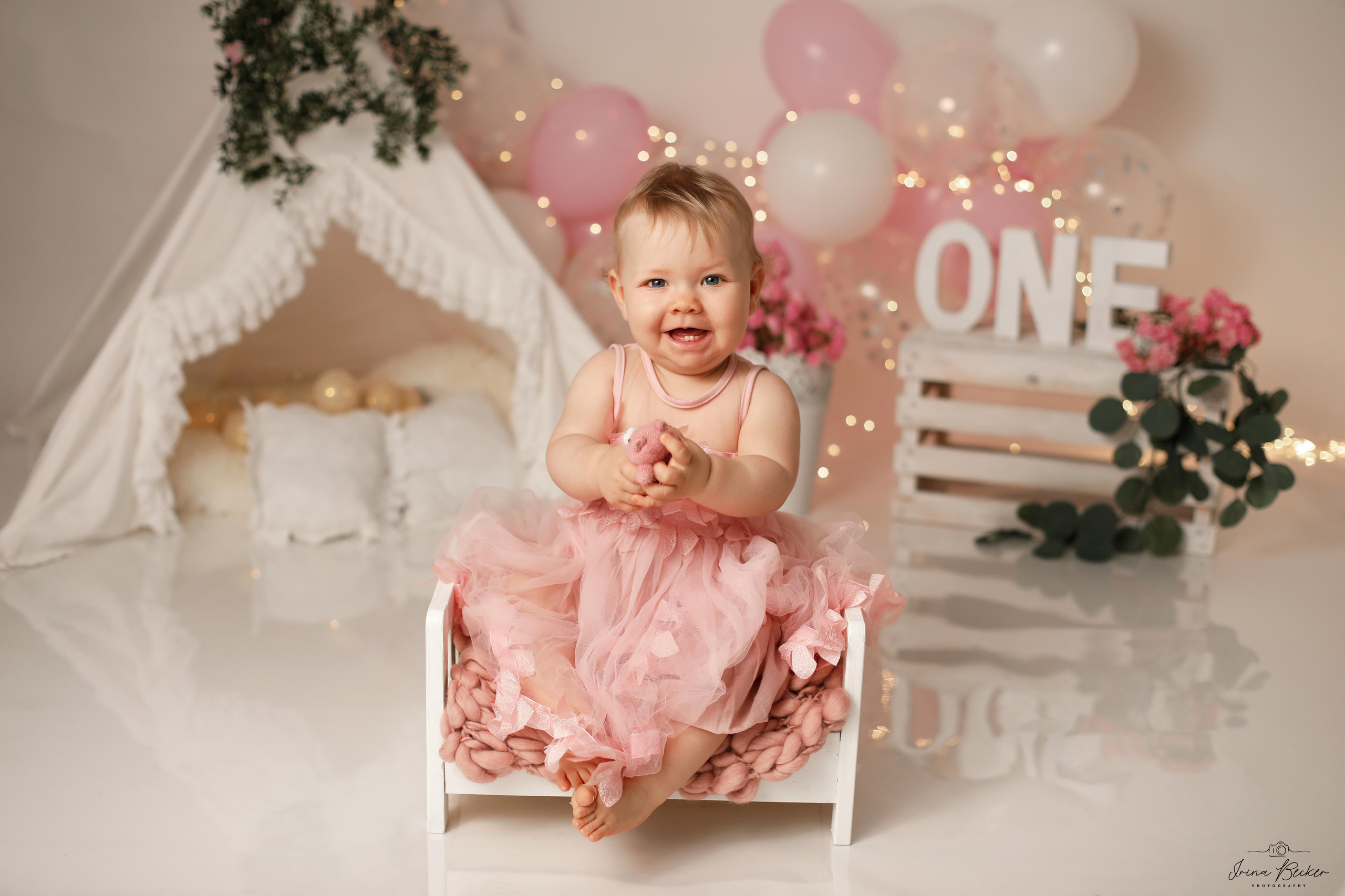 Babyfotograf Ulm; Babyfotograf Neu-Ulm; Babyfotograf Münsingen; Babyfotograf Metzingen; Babyfotograf Göppingen; Babyfotograf Tübingen; Babyfotograf Memmingen; Babyfotograf Reutlingen; Babyfotograf Stuttgart; Babyfotograf Günzburg; Babyfotograf Biberach an der Riss; Babyfotograf Alb-Donau-Kreis; Babyfotograf Bad Saulgau; Babyfotograf Bad Waldsee; Babyfotograf Ehingen; neugeborenenfotografie Ulm; neugeborenenfotografie Neu-Ulm; neugeborenenfotografie Stuttgart; neugeborenenfotografie Metzingen; neugeborenenfotografie Münsingen; neugeborenenfotografie Bad Saulgau; neugeborenenfotografie Bad Waldsee; neugeborenenfotografie Ehingen; neugeborenenfotografie Langenau; neugeborenenfotografie Ravensburg; neugeborenenfotografie Sigmaringen; Fograf Ulm; Fotograf Ehingen; Fotograf Bad Waldsee; Newborn Shooting Ulm; Babyshooting Ulm; Babyshooting Memmingen; Babyshooting Günzburg; Babyfotograf Laupheim; Babyfotograf Riedlingen; Babyfotograf Biberach an der Riß; pregnancy; Baby; Babyfotograf Biberach an der Riß; Babyfotograf Erbach; Babyfotograf Blaubeuren; Baby Photograph Ulm, cake-smash fotograf ulm, cake-smash stuttgart, cake-smash metzingen, erste geburtstag ulm, ein jahr alt 