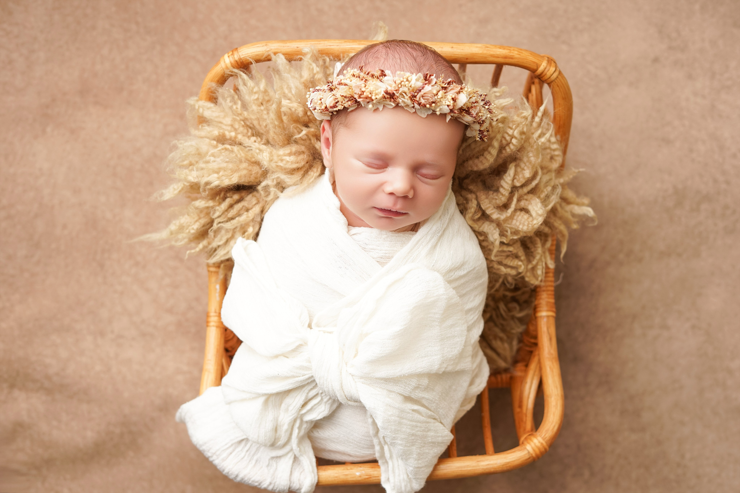 Newborn Photographer and life casting in Dubai Dariya Saeed