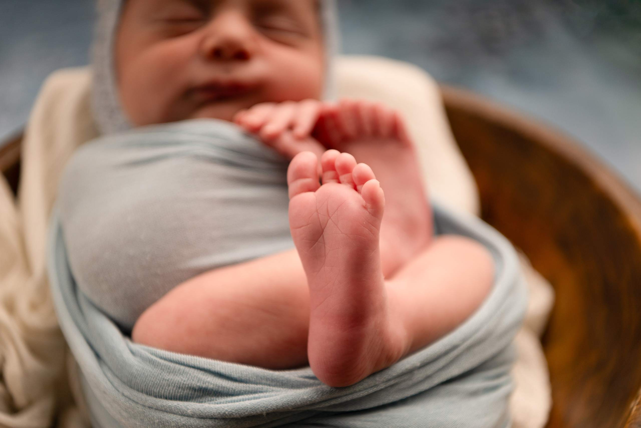 luxury newborn photoshoot in Doha Qatar