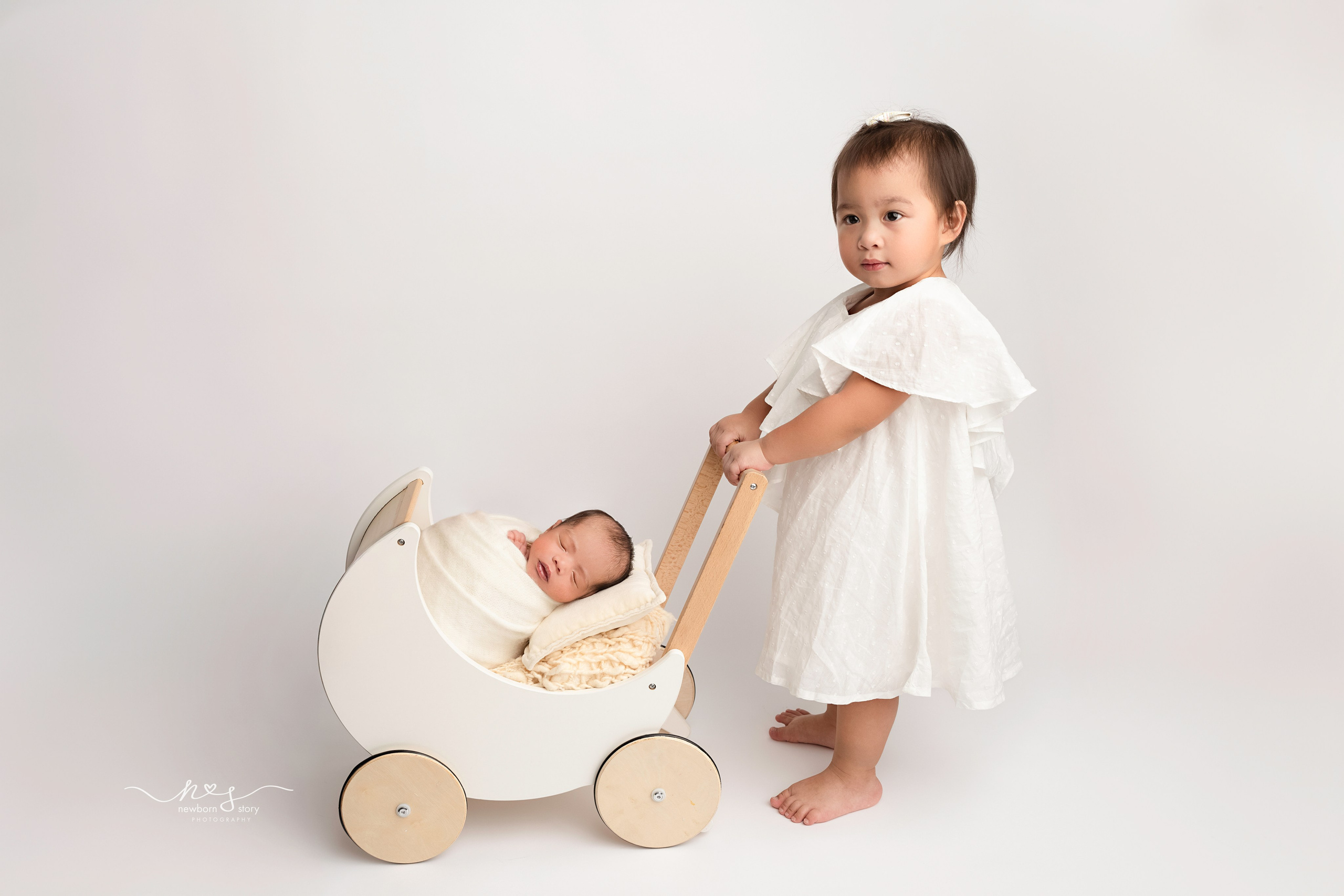 NEWBORN. Newborn, Sitter and Cake Smash Photographer in Doha, Qatar