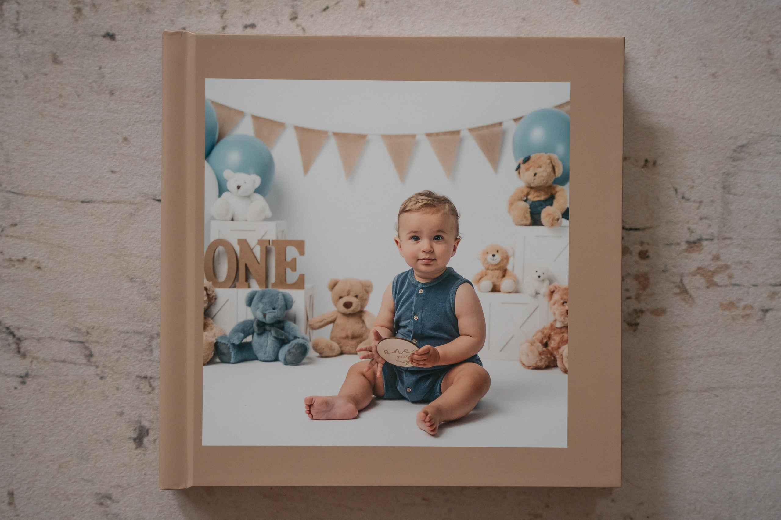 Cake smash session price guide. Newborn and family photographer. Hills District. Sydney