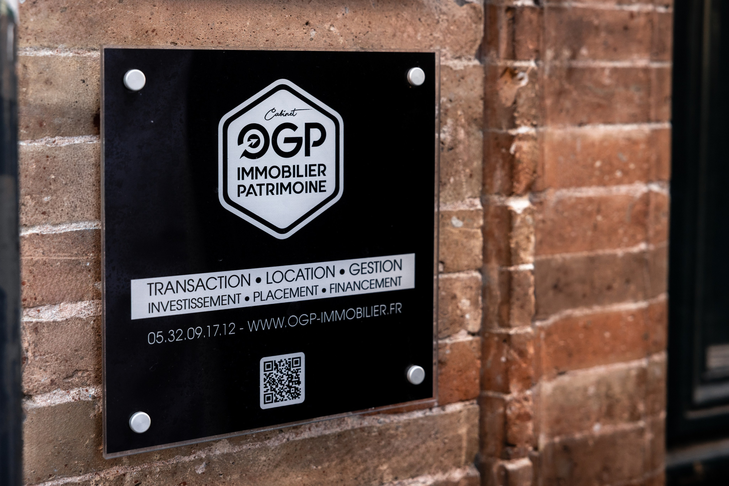 Corporate, events & personal branding photographer in Toulouse | Executive portraits. Eugenie Smirnova — wedding, corporate and lifestyle photographer in Toulouse and Southwest France