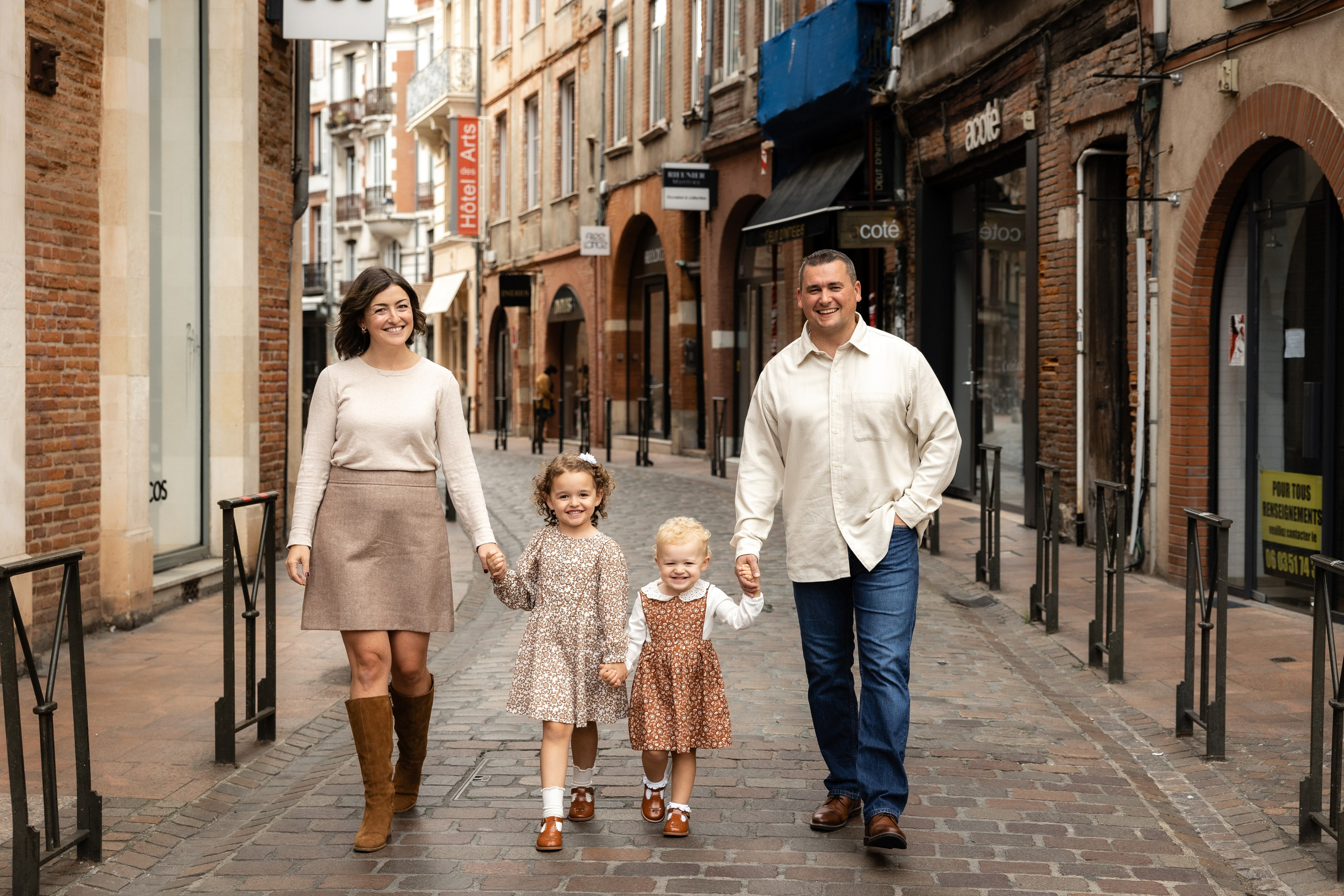 Black Friday Photo session Toulouse. Eugenie Smirnova — wedding, corporate and lifestyle photographer in Toulouse and Southwest France