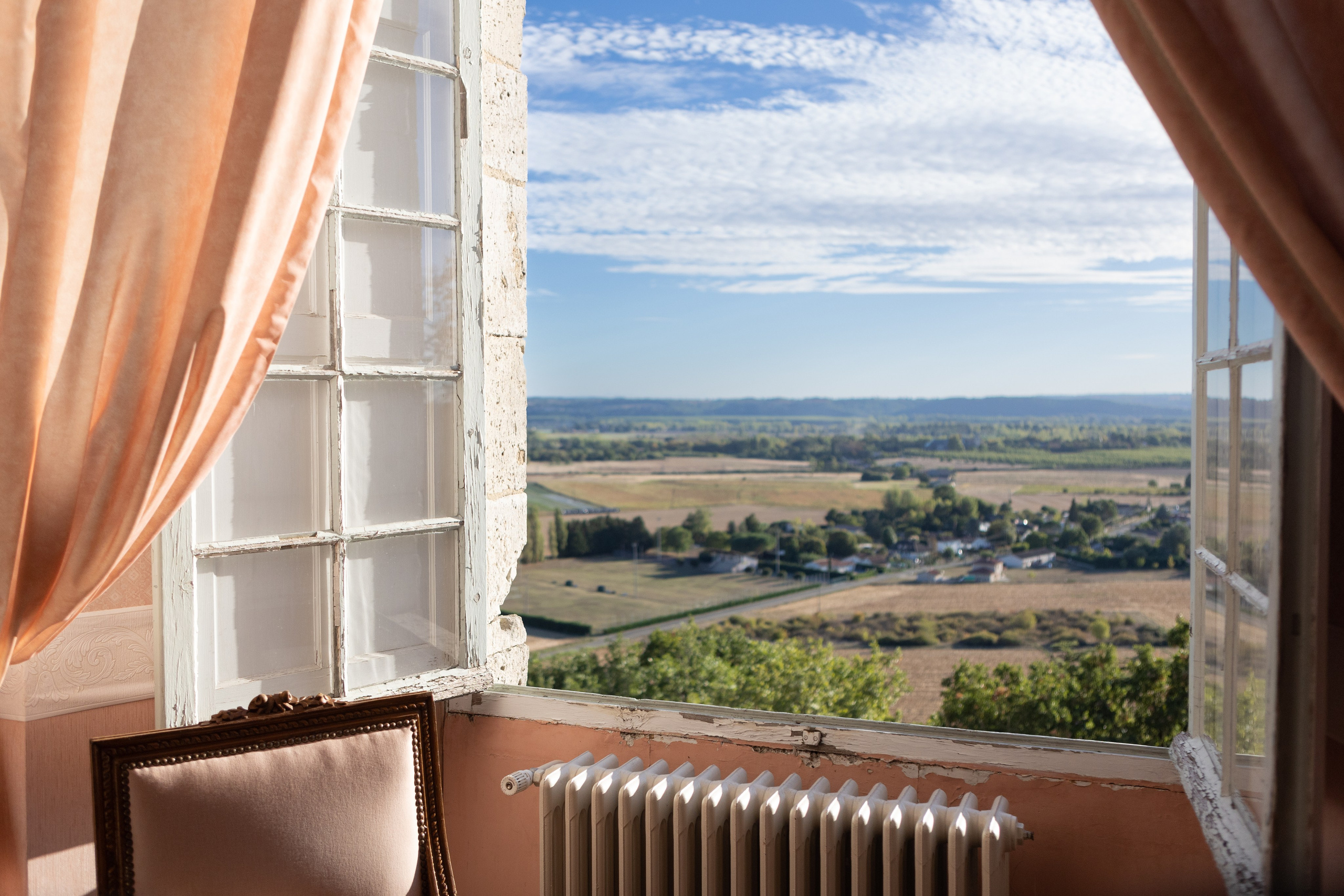 Jamie and Matt. Wedding at Château de Goudourville. Eugenie Smirnova — wedding, corporate and lifestyle photographer in Toulouse and Southwest France