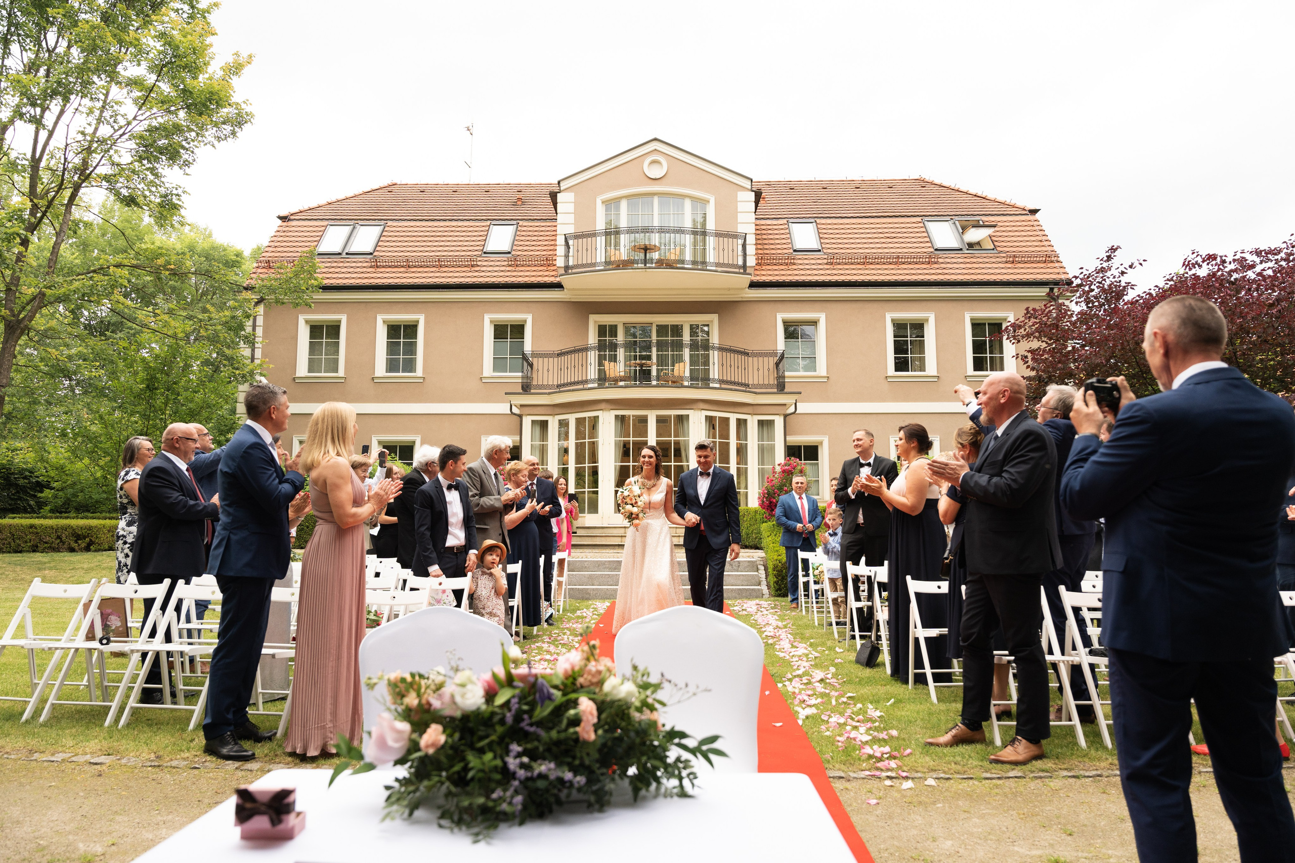 outdoor wedding castle ceremony