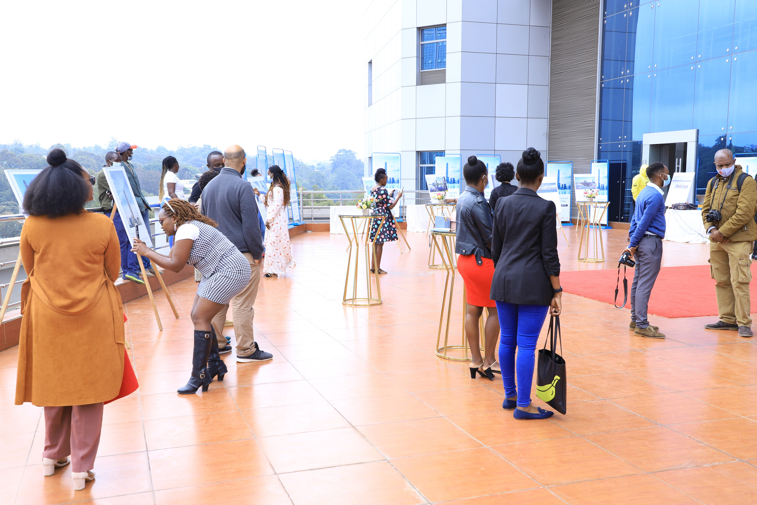 On July 17, 2021, an exhibition of works by photographers from Shenzhe. 中国街头摄影 | The Streets of China Through My Eyes | 深圳