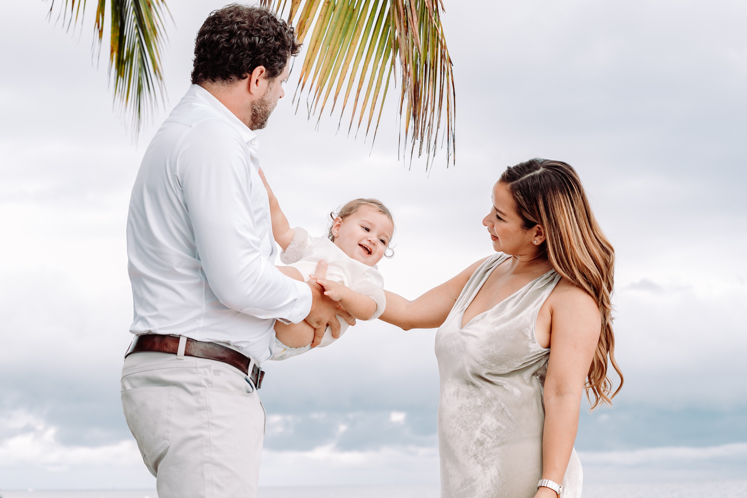 Capturing Cherished Moments: Family Photoshoots on Miami Beaches. Portrait and graduation photographer Marina Simanava