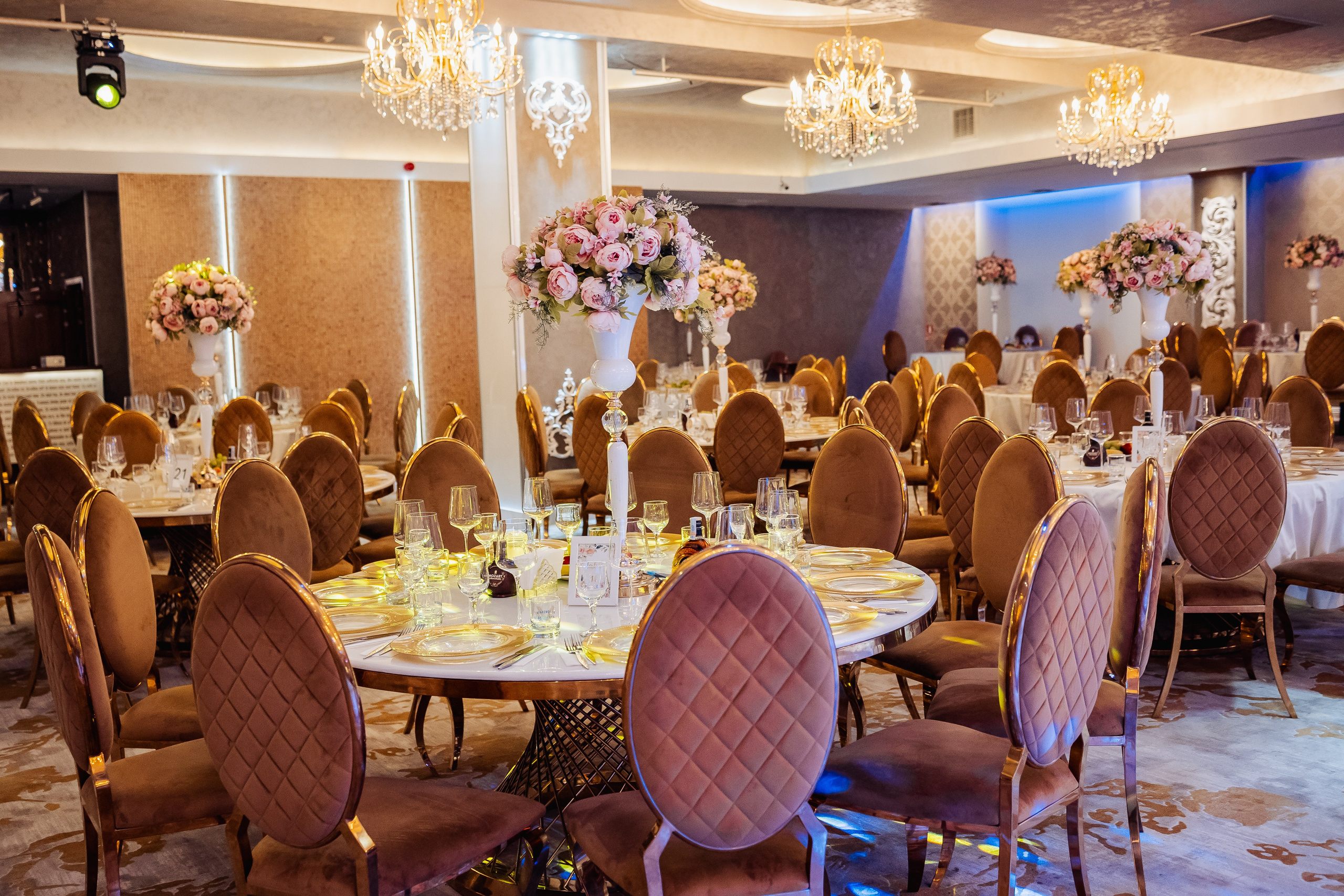 12 Pași spre o nuntă perfectă. Capturăm clipe, Transmitem emoții, Creăm amintiri de neuitat!