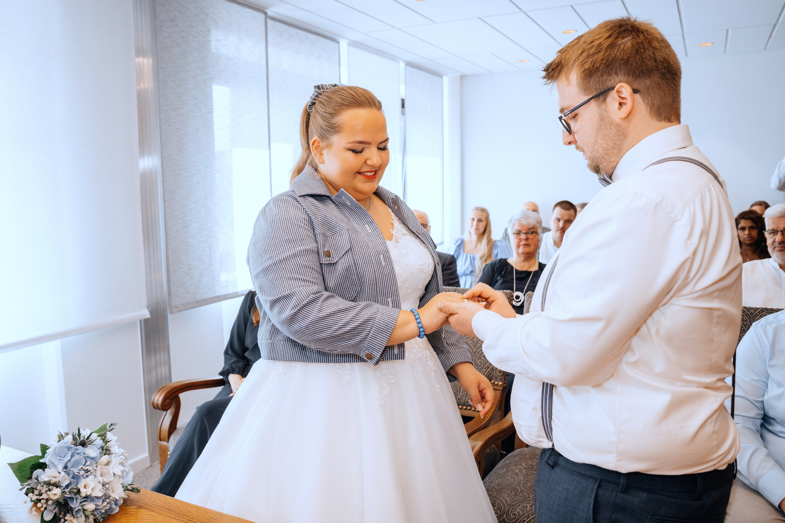 Standesamtliche Trauung. Hochzeitsfotograf für Moers, Niederrhein, Düsseldorf, NRW und Deutschland