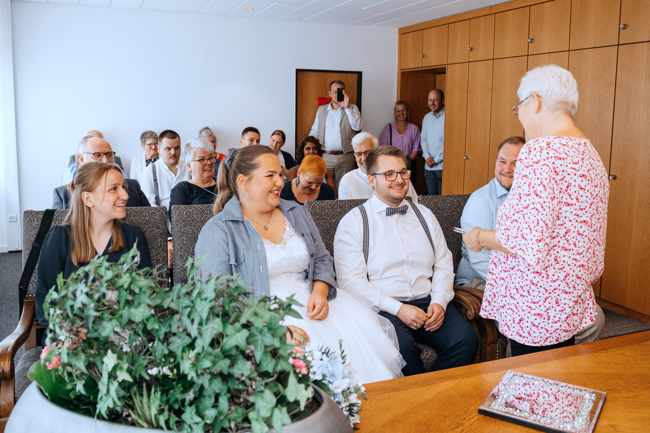 Standesamtliche Trauung. Hochzeitsfotograf für Moers, Niederrhein, Düsseldorf, NRW und Deutschland