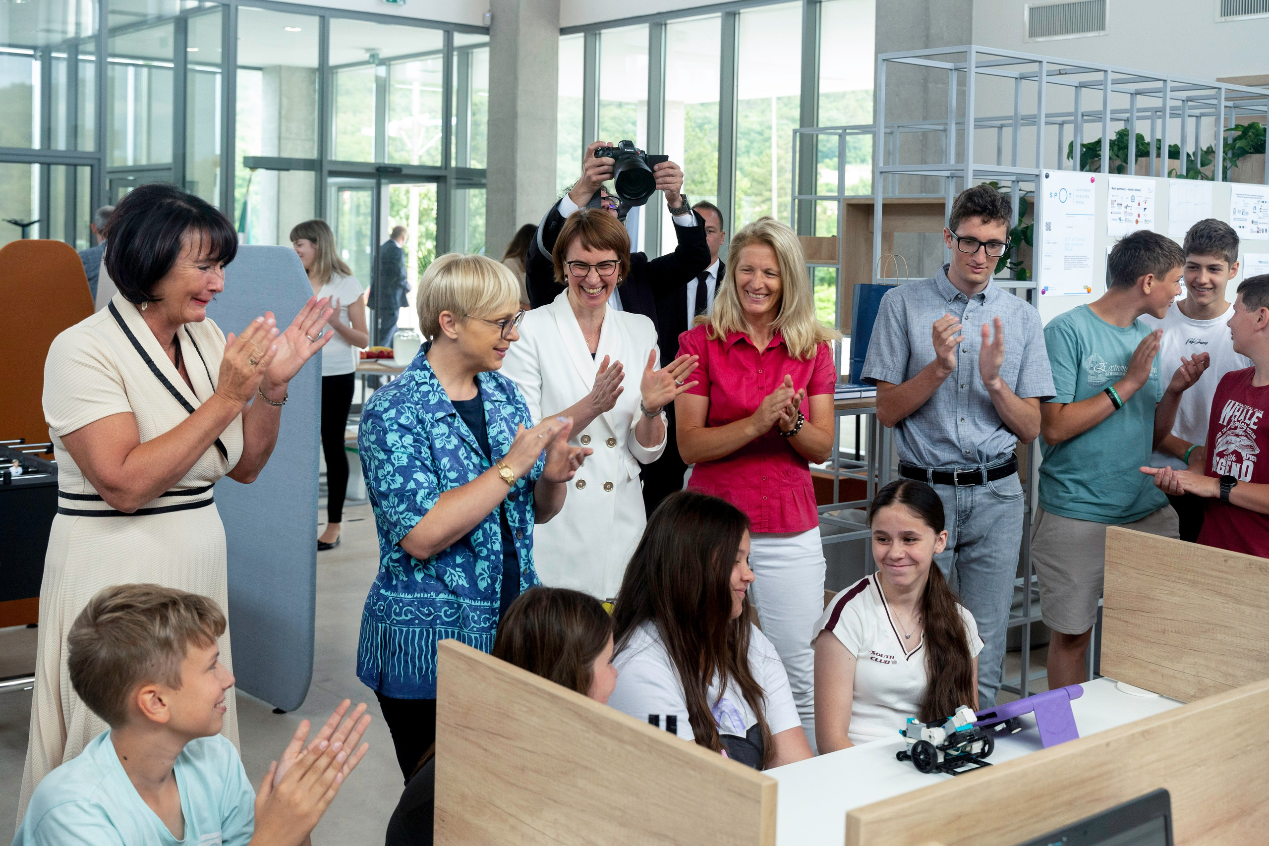 Fotografinja in videografinja Mariia Bortiakova iz Slovenije: fotografiranje dogodkov, portretov in snemanje videov po vsej Sloveniji
