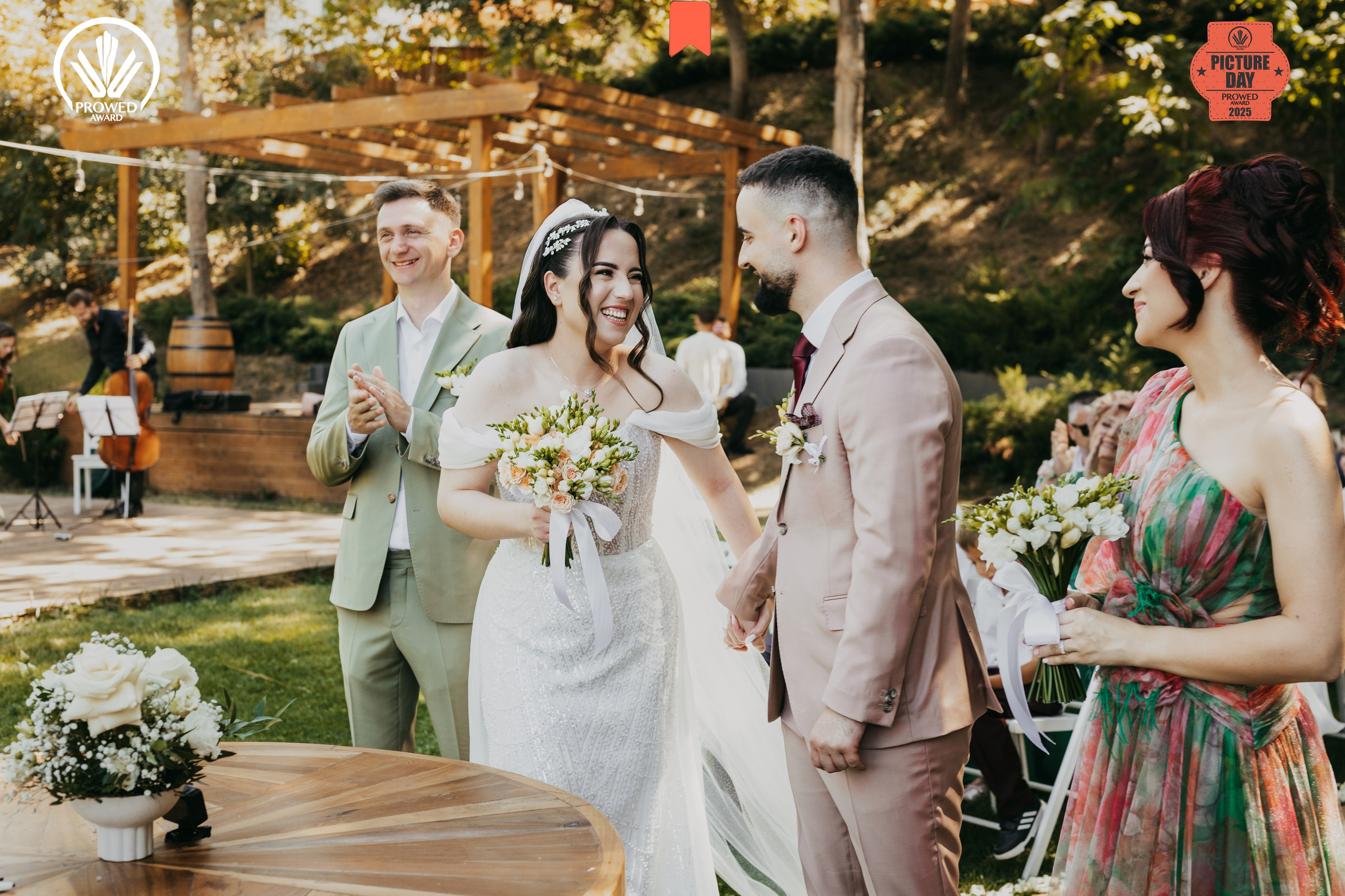 O poveste, patru premii: O nuntă de la Moara Vlăsiei, recunoscută de patru ori la PROWEDAward. Lucian Dedeu — Fotograf