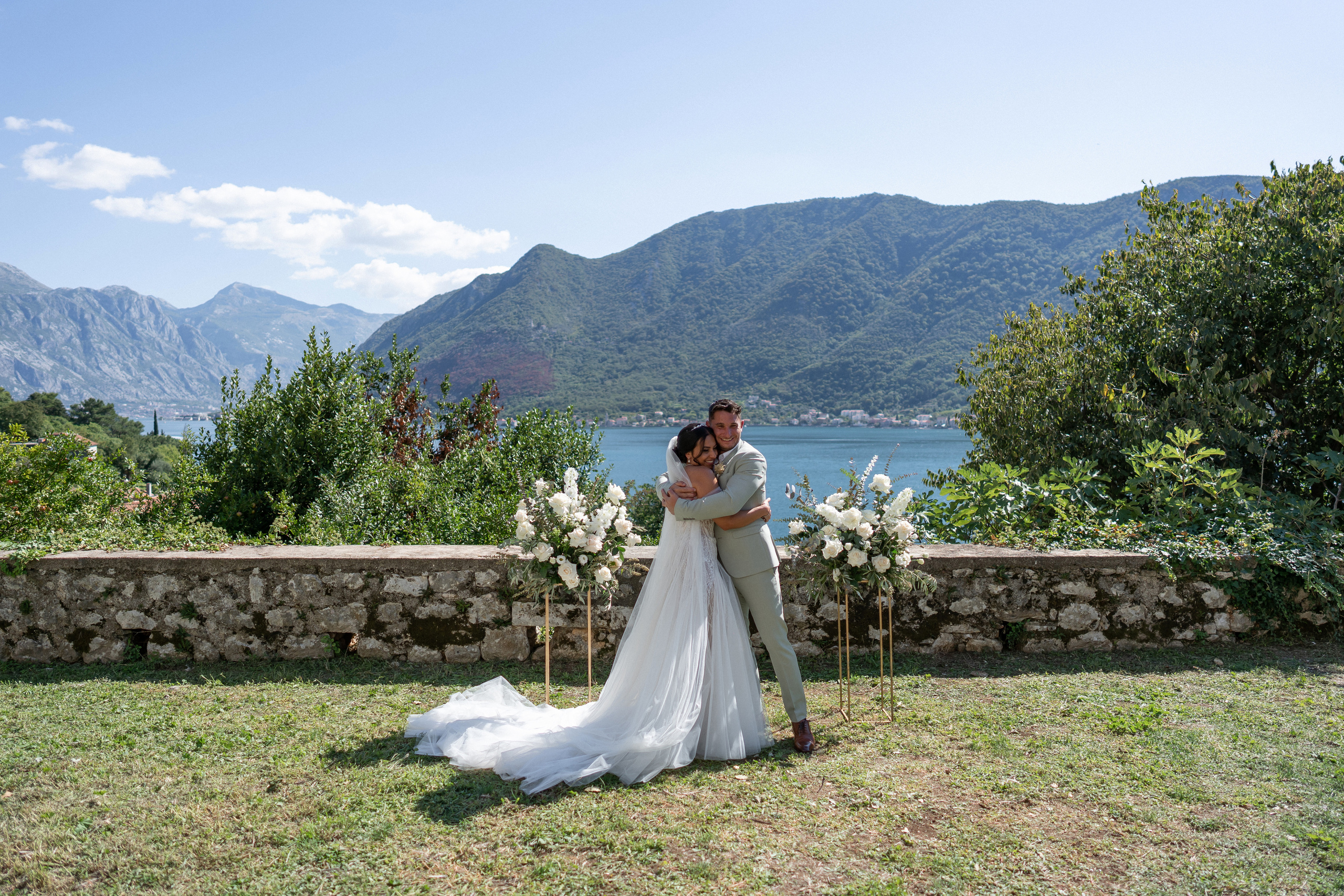 Свадебные площадки в Черногории: типы, плюс и минусы, стоимость