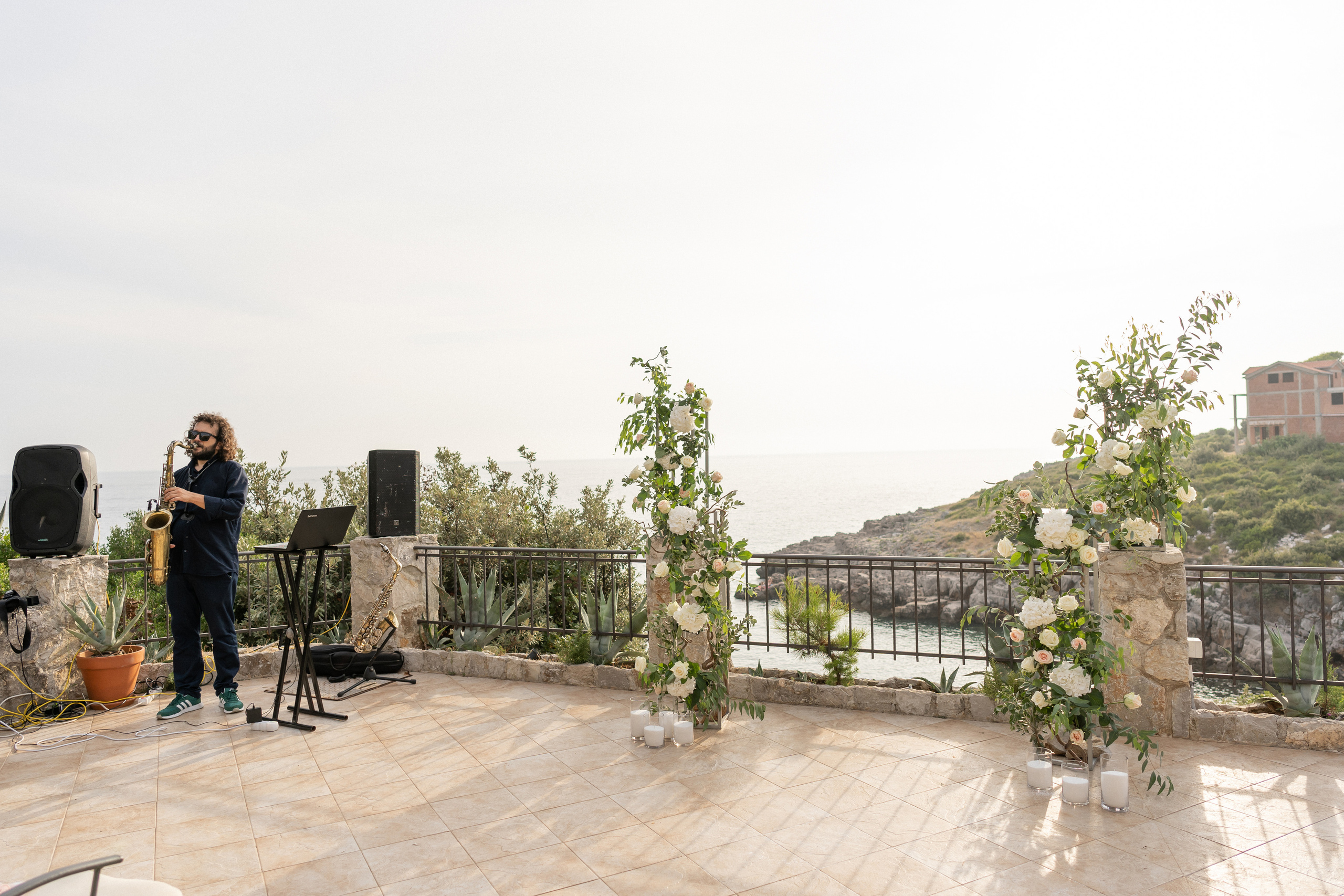 Свадебные площадки в Черногории: типы, плюс и минусы, стоимость