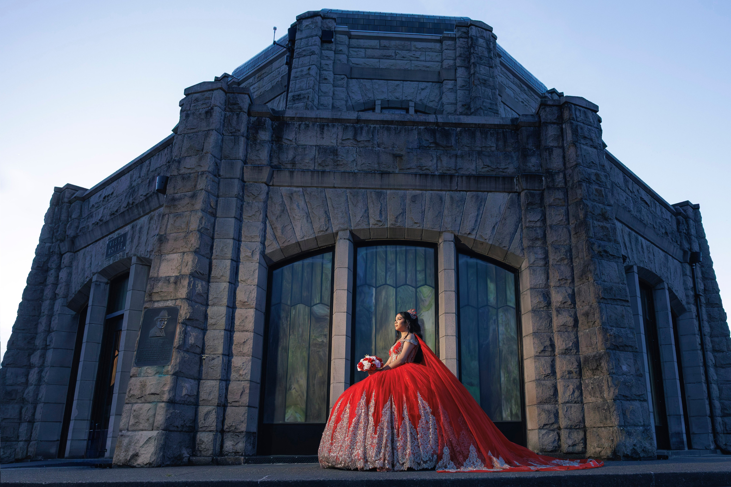 Quinceanera photography at Vista House Oregon