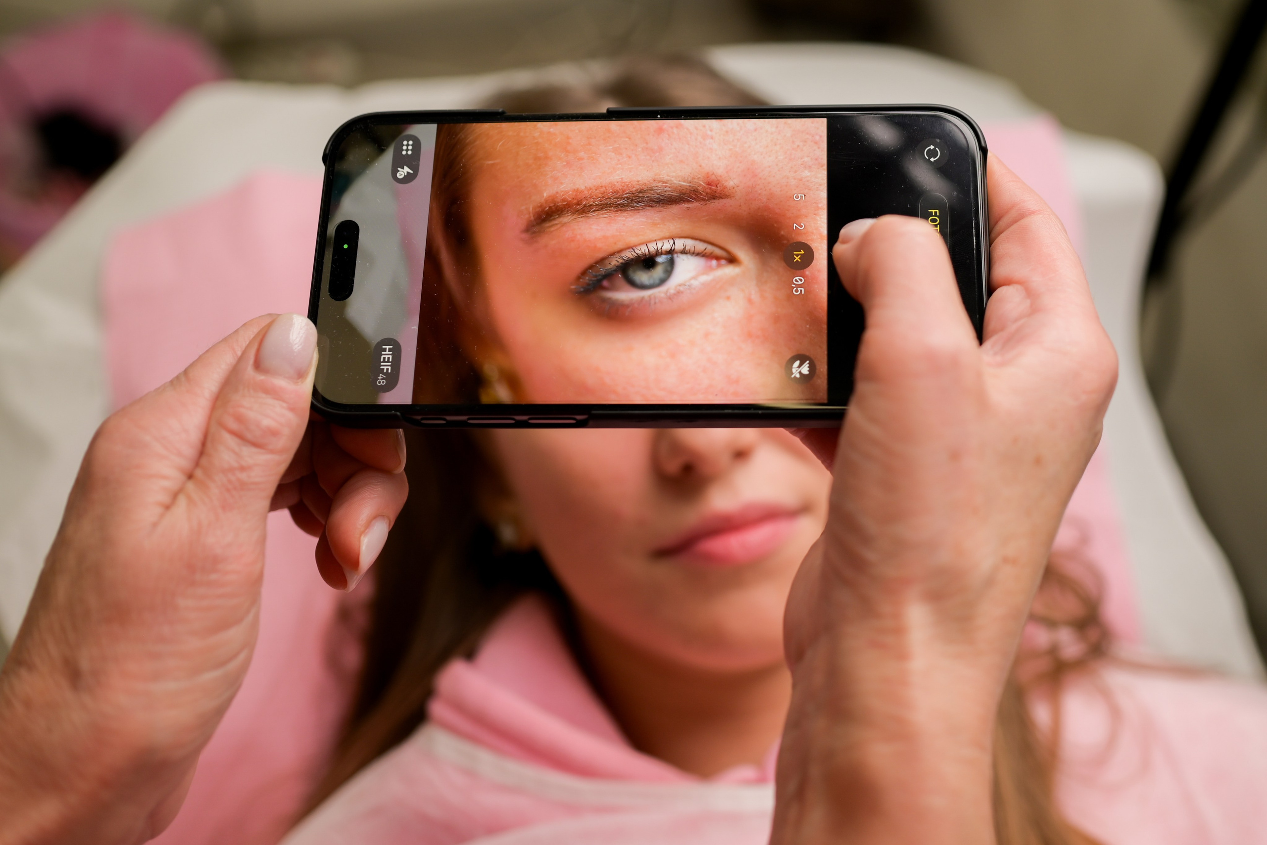 SERVIZIO FOTOGRAFICO PER UNO STUDIO DI TRUCCO PERMANENTE A TORINO