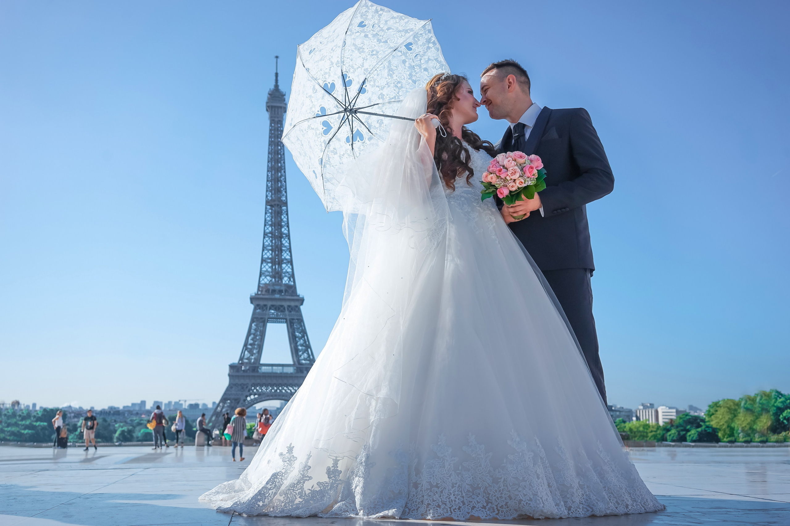 Top 7 Breathtaking Paris Elopement Locations. Photographe à Paris