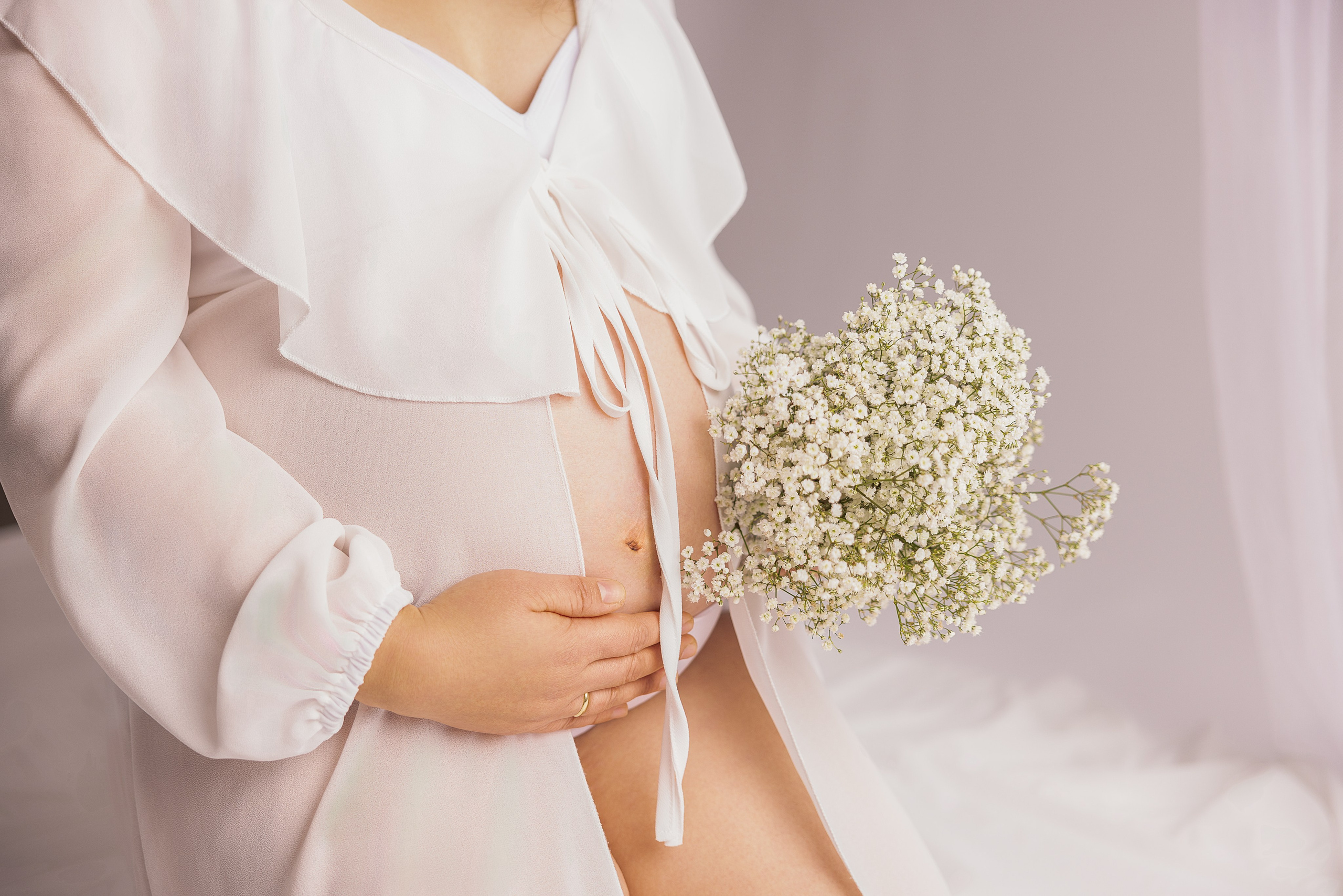 Maternity Photoshoot in Dresden — Studio & Outdoor. Family & Maternity Photographer in Dresden Tatiana Mudryak