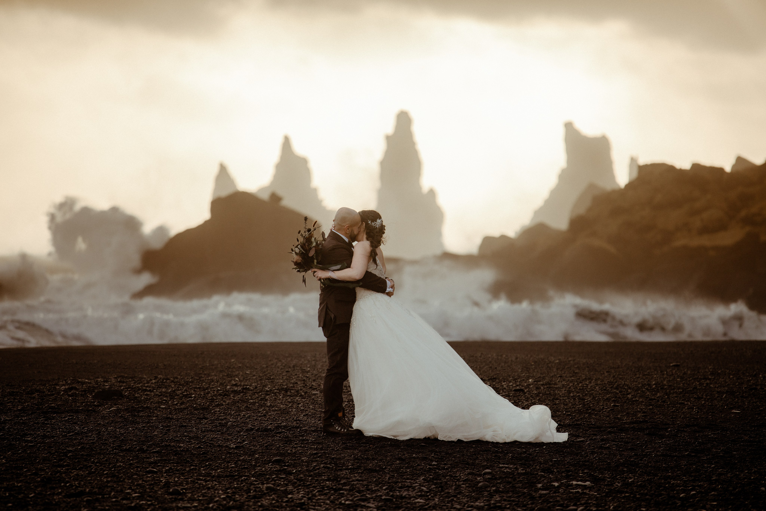 Contacts Iceland wedding photographer. Iceland elopement photo and video | Nikolaichik Photo