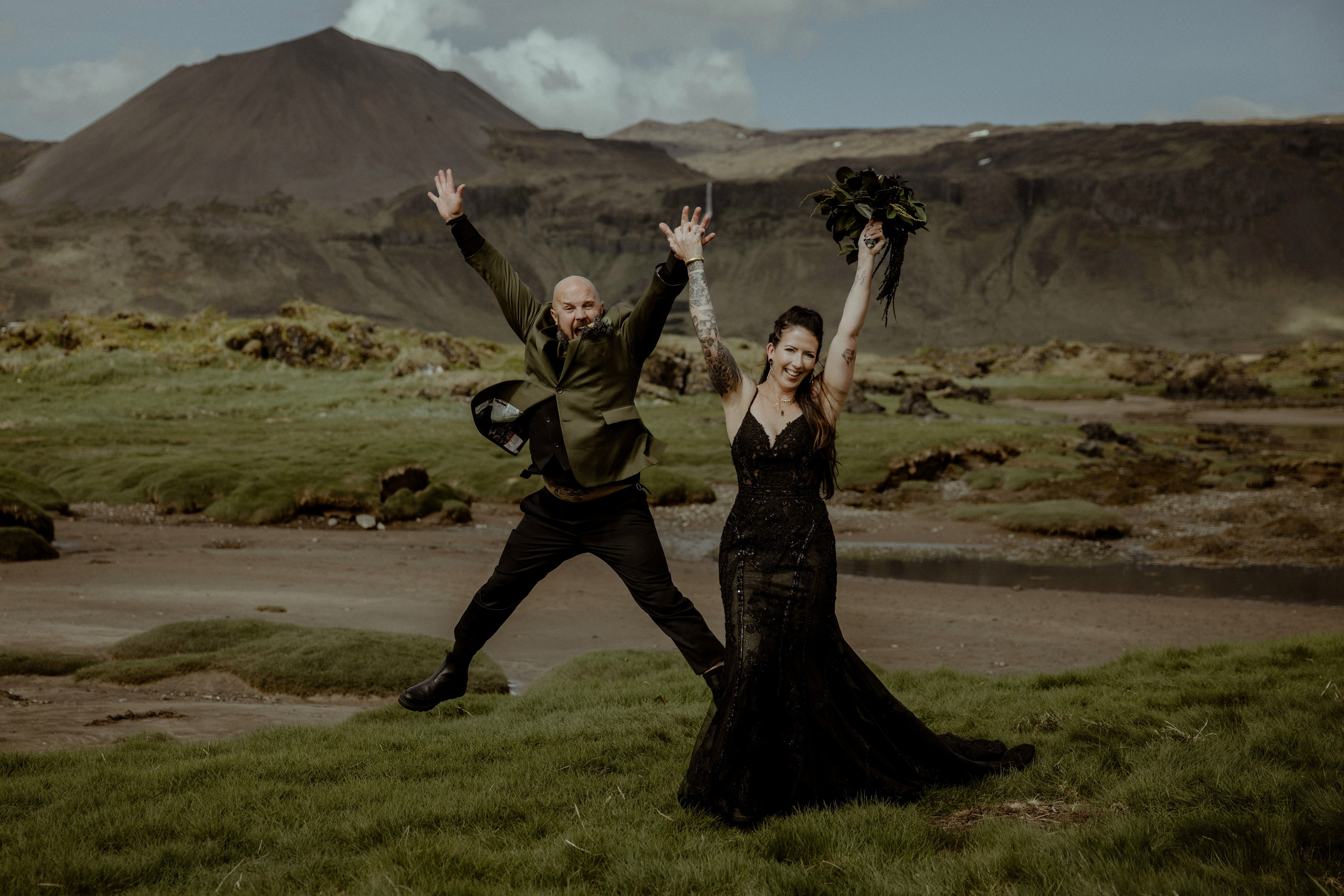 How to Dress for an Iceland Elopement: 3-Layer Math & Packing Checklist (2026 Guide). Iceland elopement photographer & videographer| Nikolaichik Photo