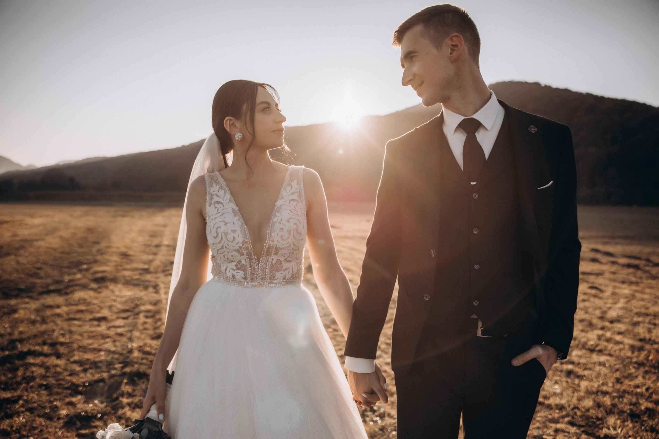 Ціни на весільну фотозйомку. Кожне фото - це історія, про яку я розповідаю без слів