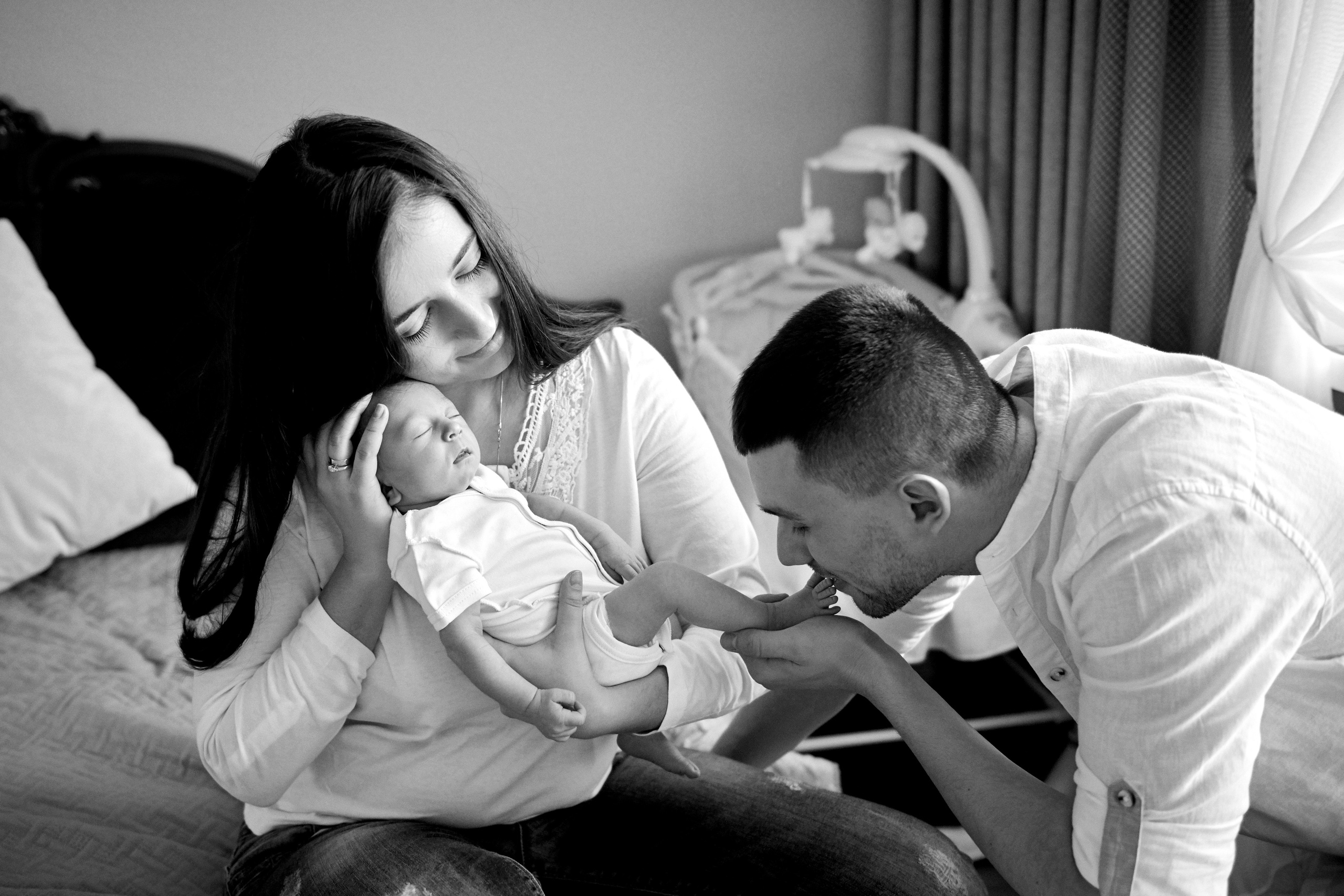 Фотосесії новонароджених малюків. Фотограф новонароджених діток та їх сімей в Тернополі