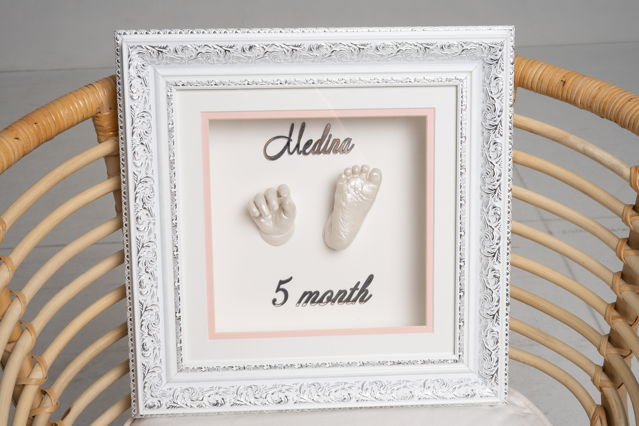 Newborn Photographer and life casting in Dubai Dariya Saeed