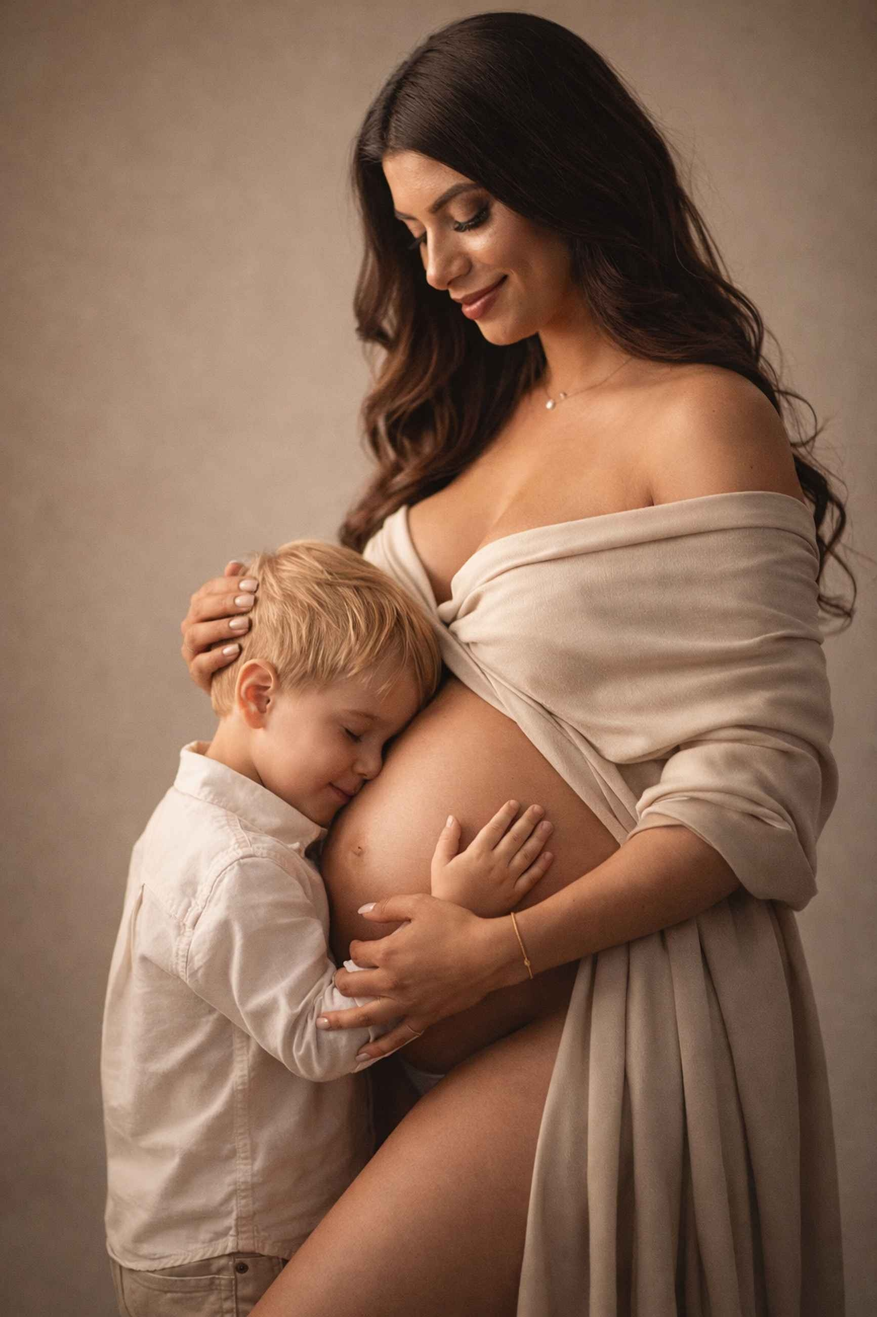 Фотосессия мама с ребёнком в студии