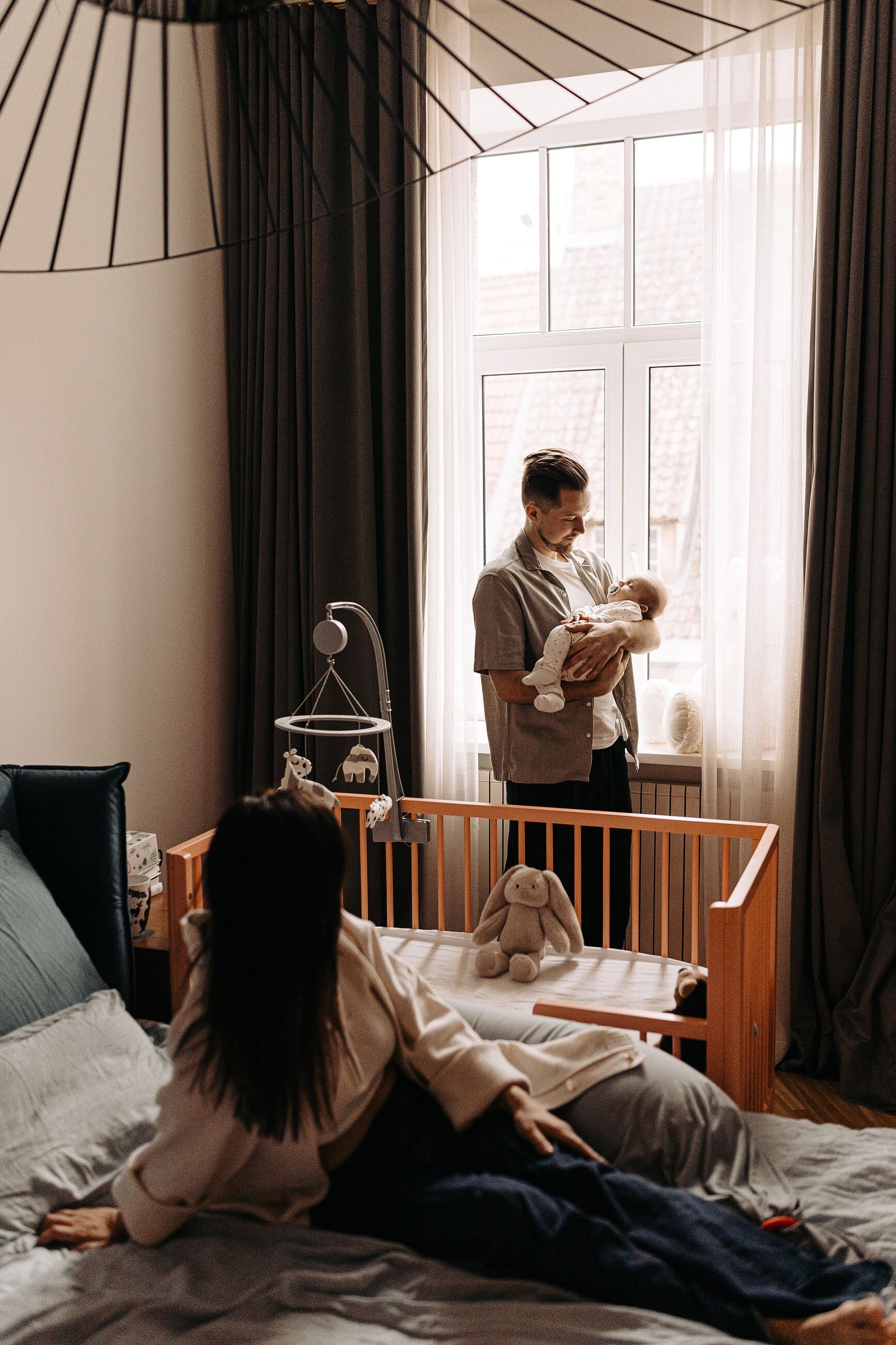 IETEIKUMI ĢIMENES FOTOSESIJAI MĀJĀS