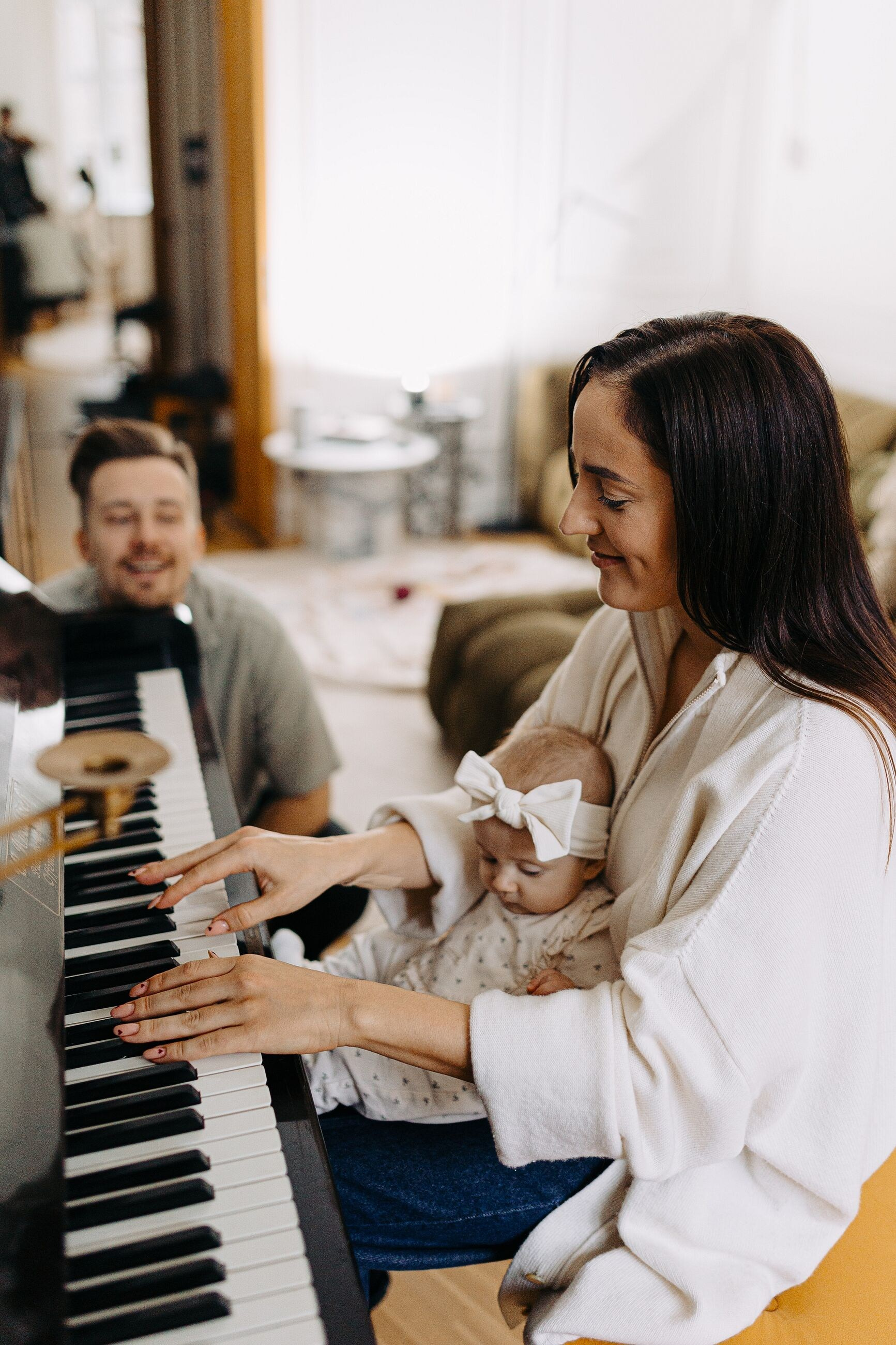IETEIKUMI ĢIMENES FOTOSESIJAI MĀJĀS