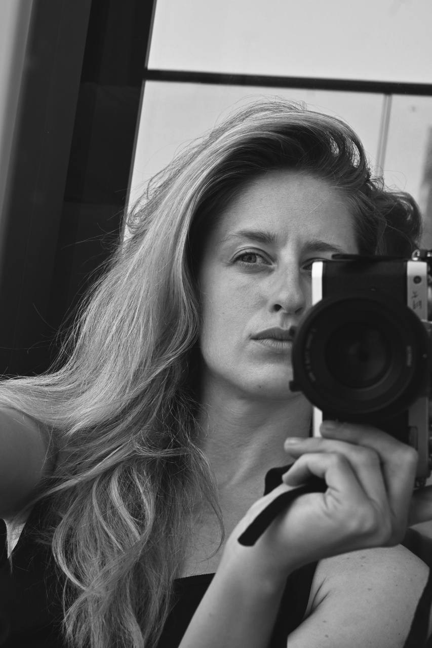 Contact. Photographer