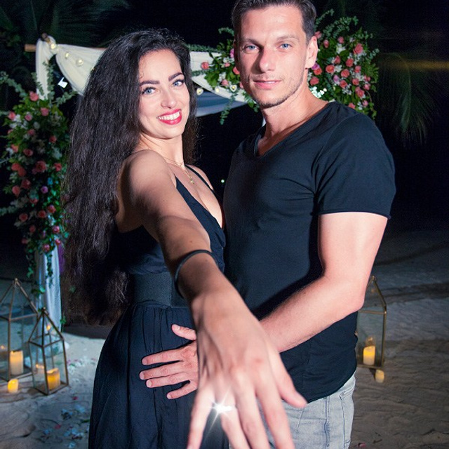 Photo. Romantic proposal on Koh Samui, Thailand