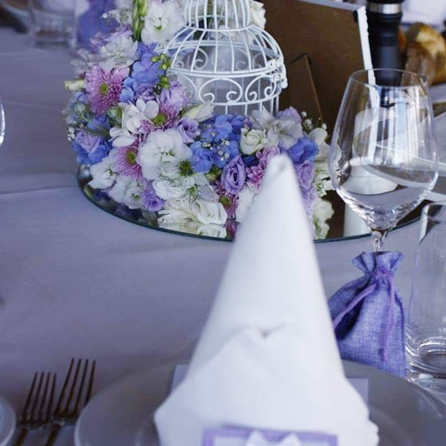 Композиция на стол Фото зона цветочная композиция оформление свадьбы kāzu dekors