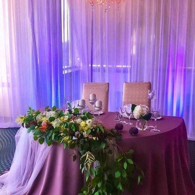 Композиция на стол Фото зона цветочная композиция оформление свадьбы kāzu dekors