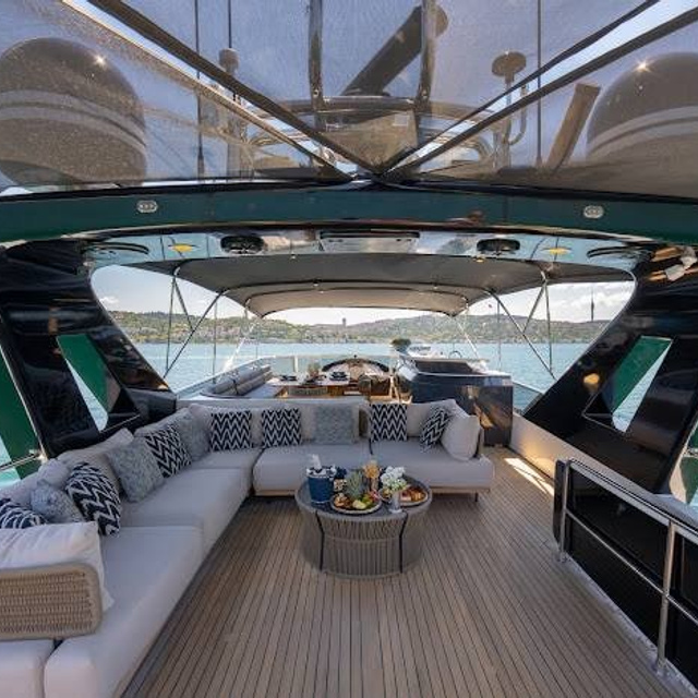 СТАМБУЛ · PRIVATE YACHT EXPERIENCES