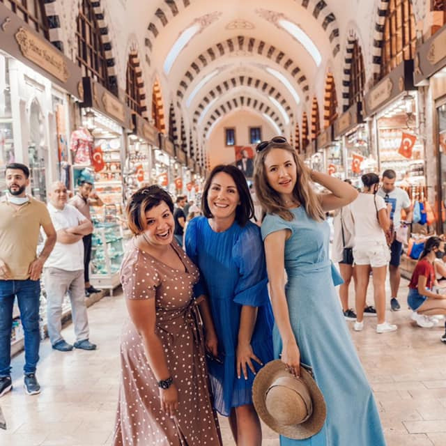 Фотосессия в Стамбуле. Фотограф в Стамбуле. Лайфстайл фотограф в Стамбуле Анатолий. Фотосессии на крышах с чайками