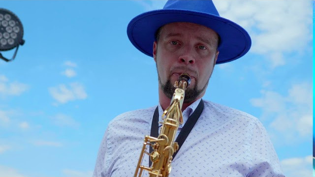 Wedding and Family Photographer